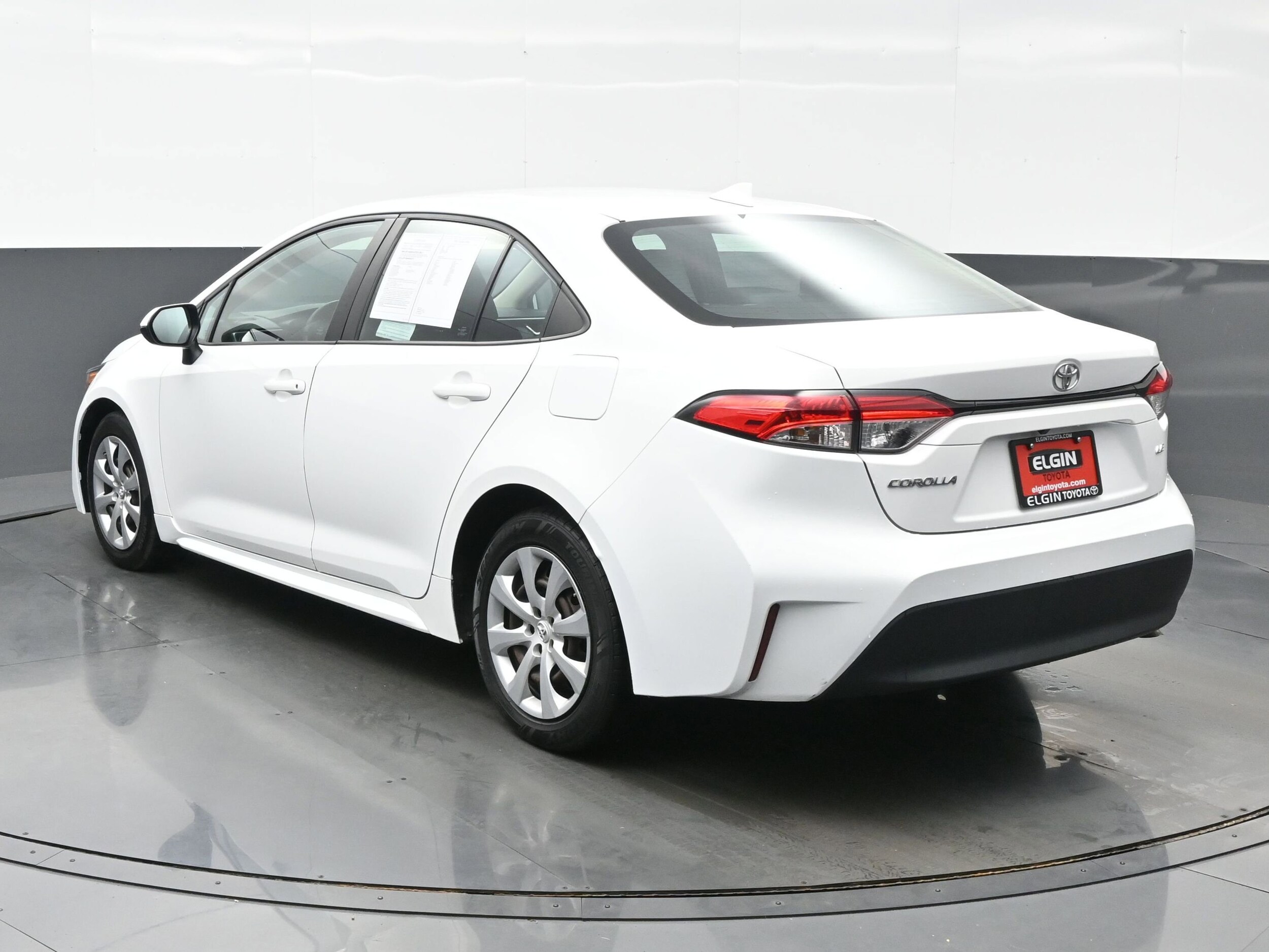 2023 Toyota Corolla LE photo 4