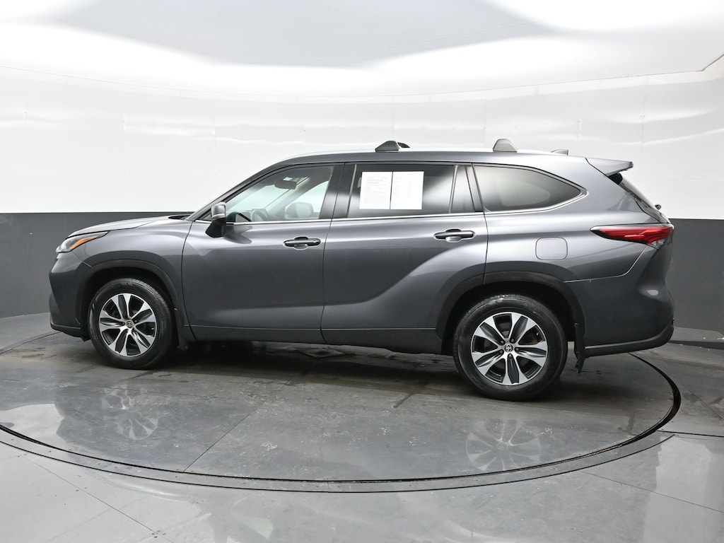 Used 2022 Toyota Highlander XLE SUV