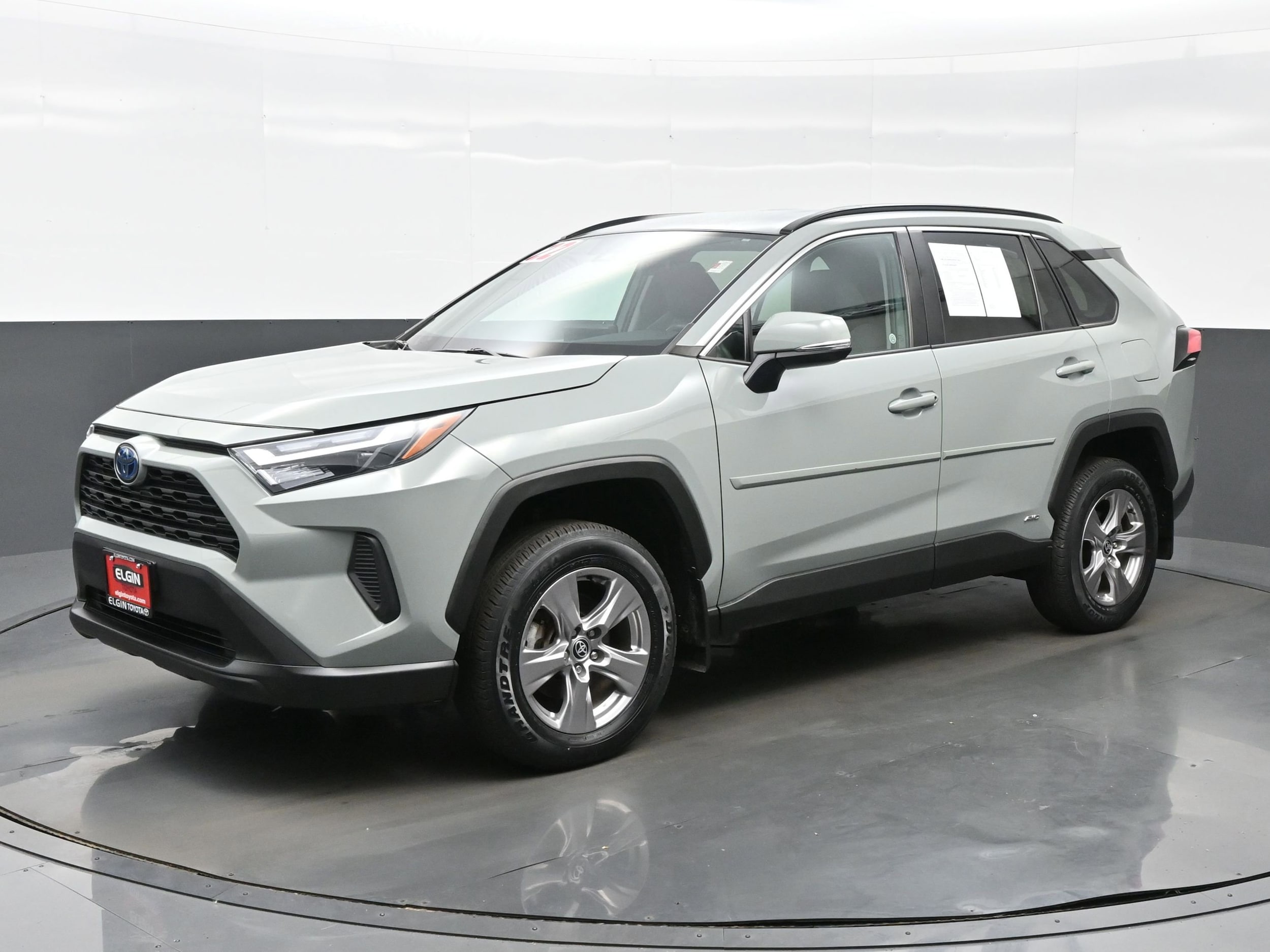 Used 2022 Toyota RAV4 XLE with VIN 2T3RWRFV8NW132732 for sale in Streamwood, IL