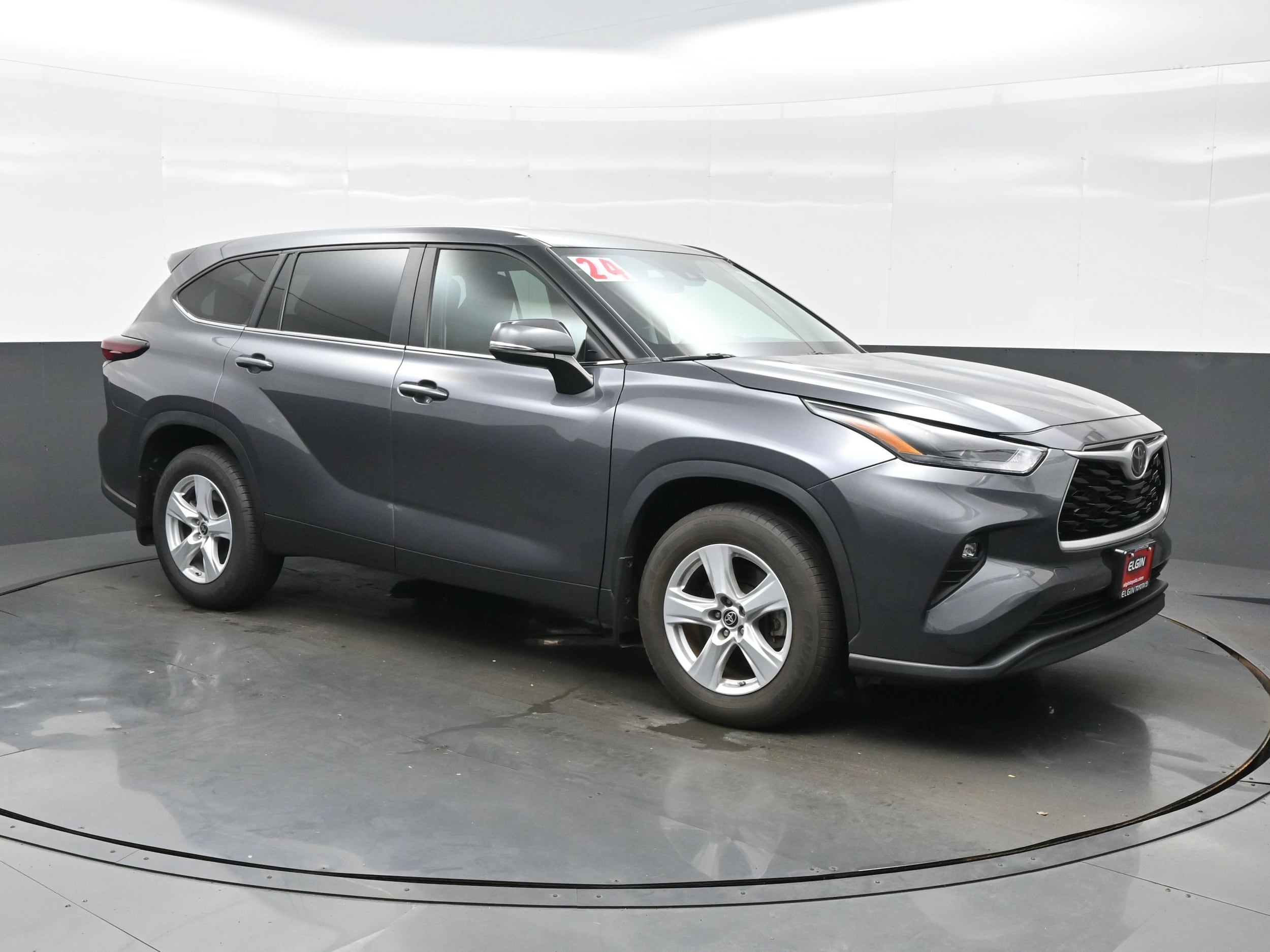2024 Toyota Highlander LE - Photo 8