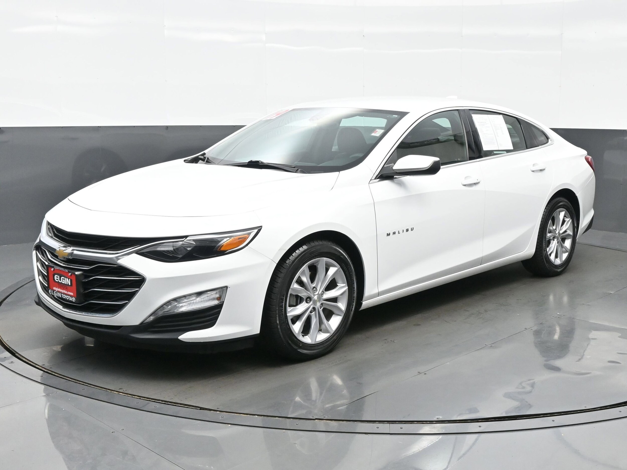 2019 Chevrolet Malibu 1LT photo 2