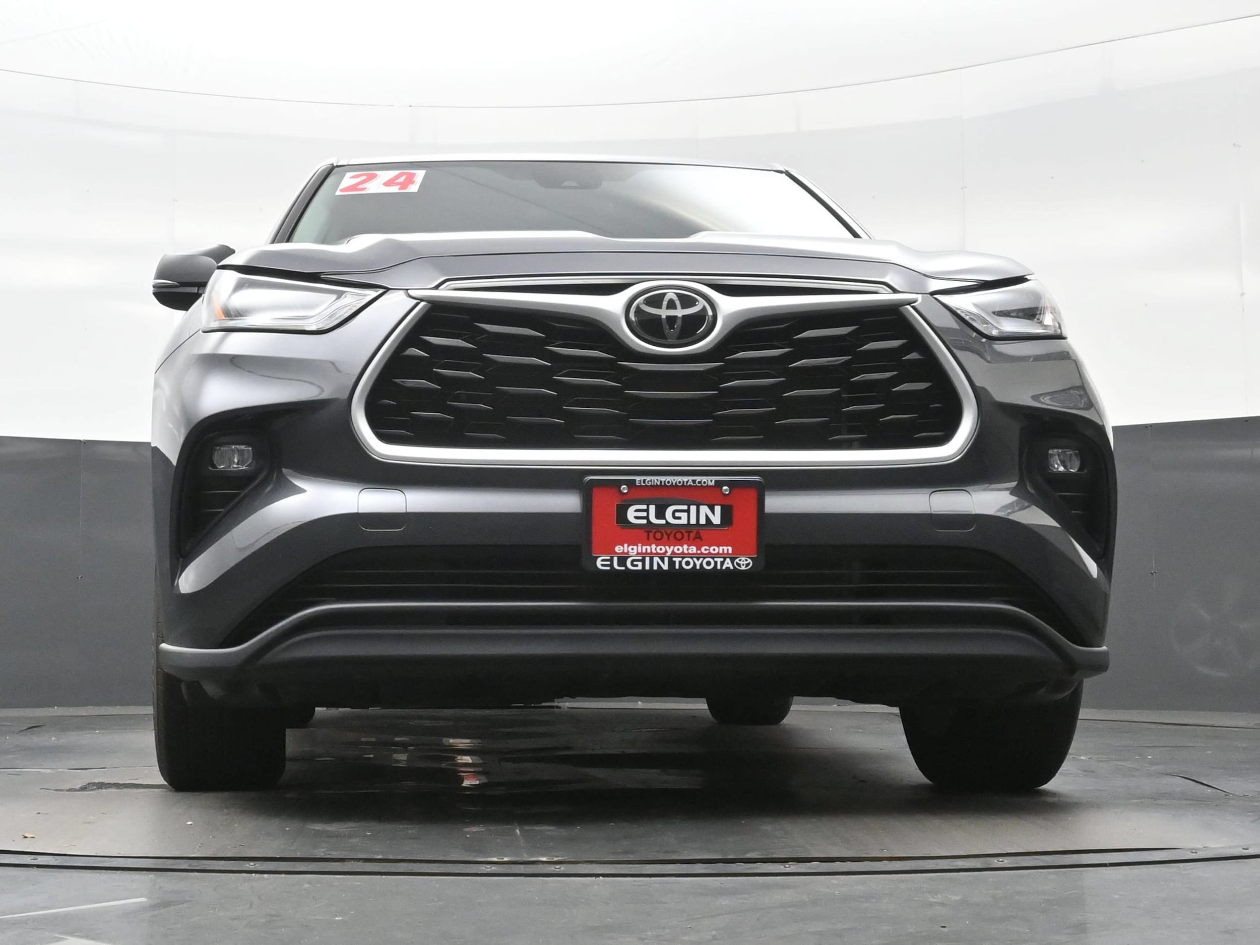 2024 Toyota Highlander LE - Photo 28