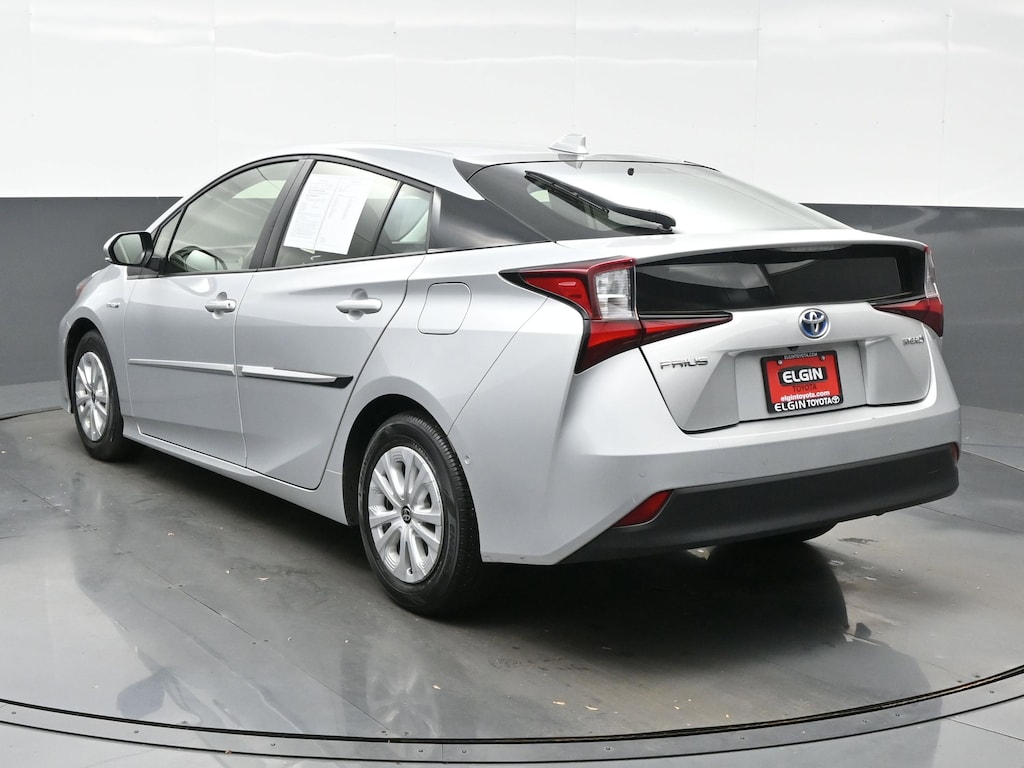 Used 2021 Toyota Prius LE Hatchback
