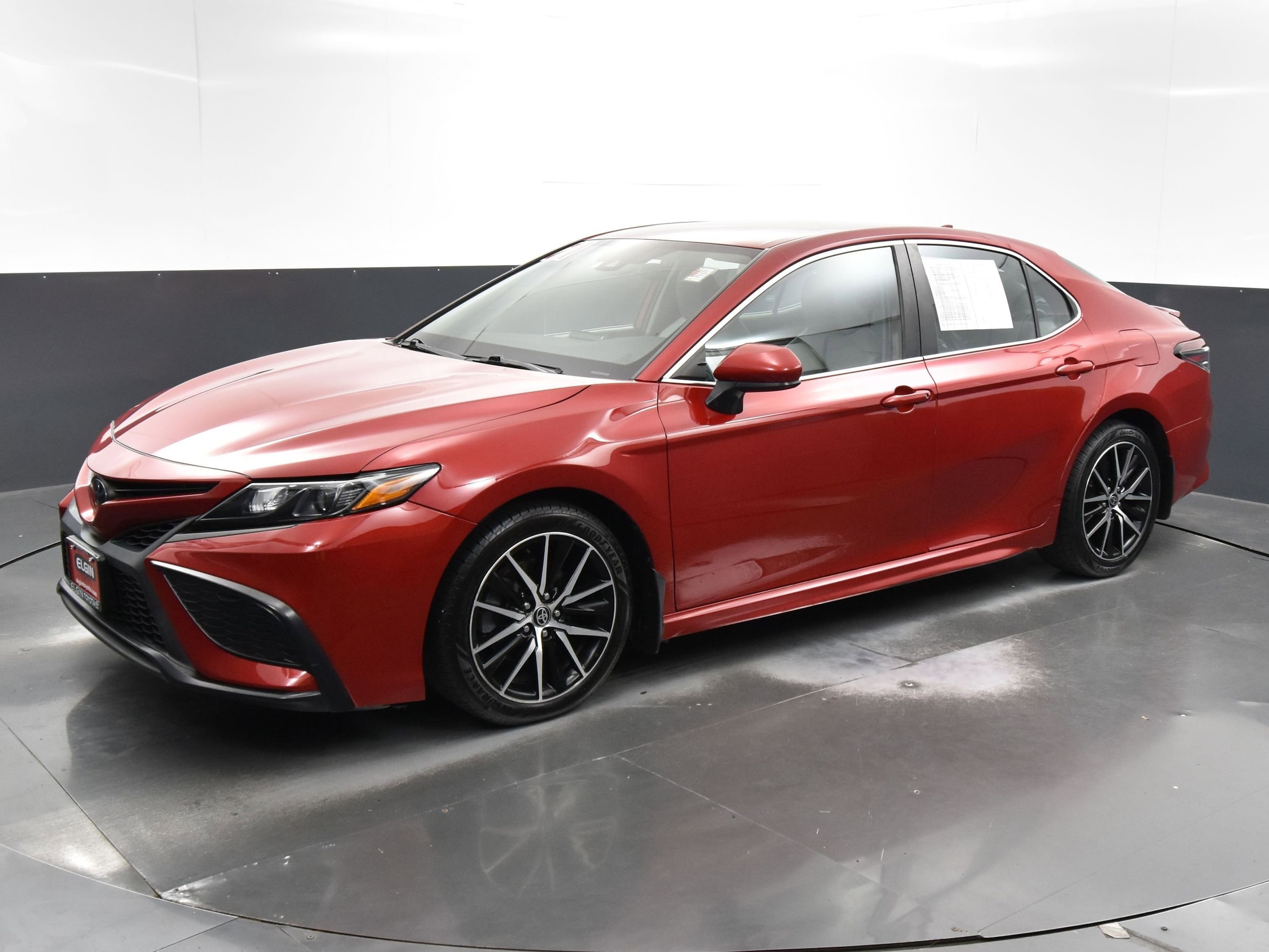 Used 2021 Toyota Camry SE with VIN 4T1G11BK5MU032288 for sale in Streamwood, IL