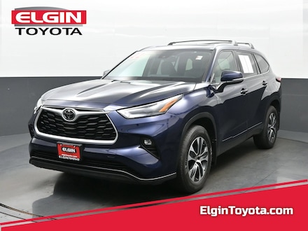 Featured Used 2022 Toyota Highlander All-Wheel Drive P21681 for Sale near Elgin, IL