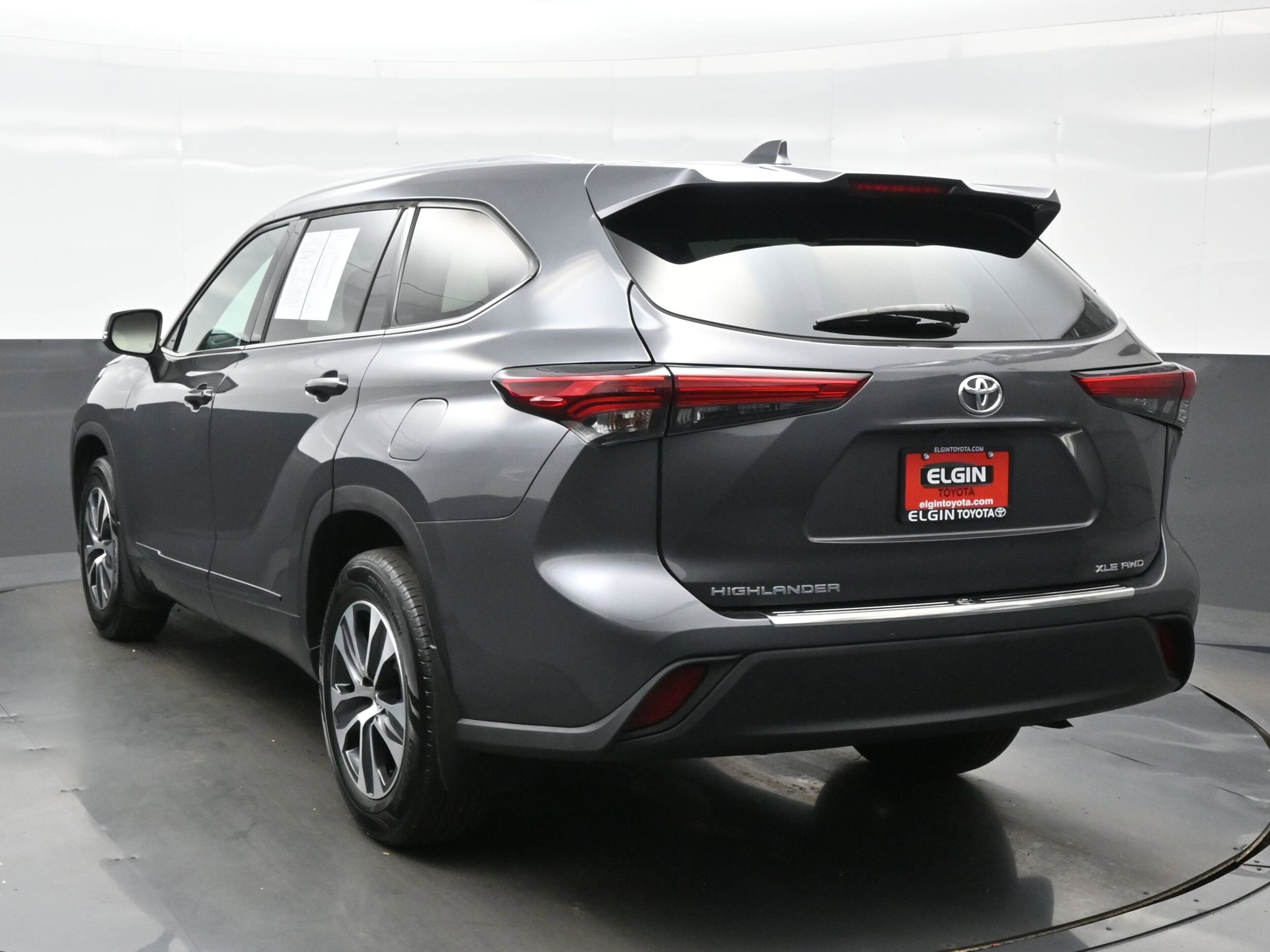 2022 Toyota Highlander XLE photo 4