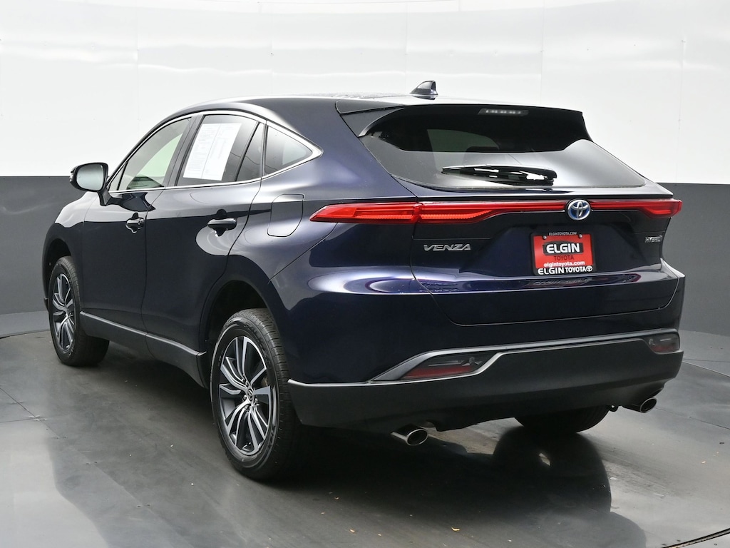 Used 2022 Toyota Venza LE SUV