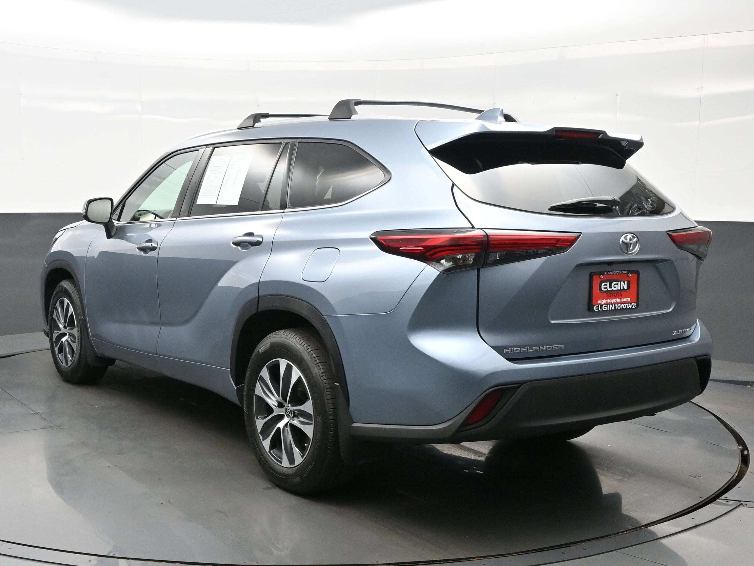 2022 Toyota Highlander XLE photo 4