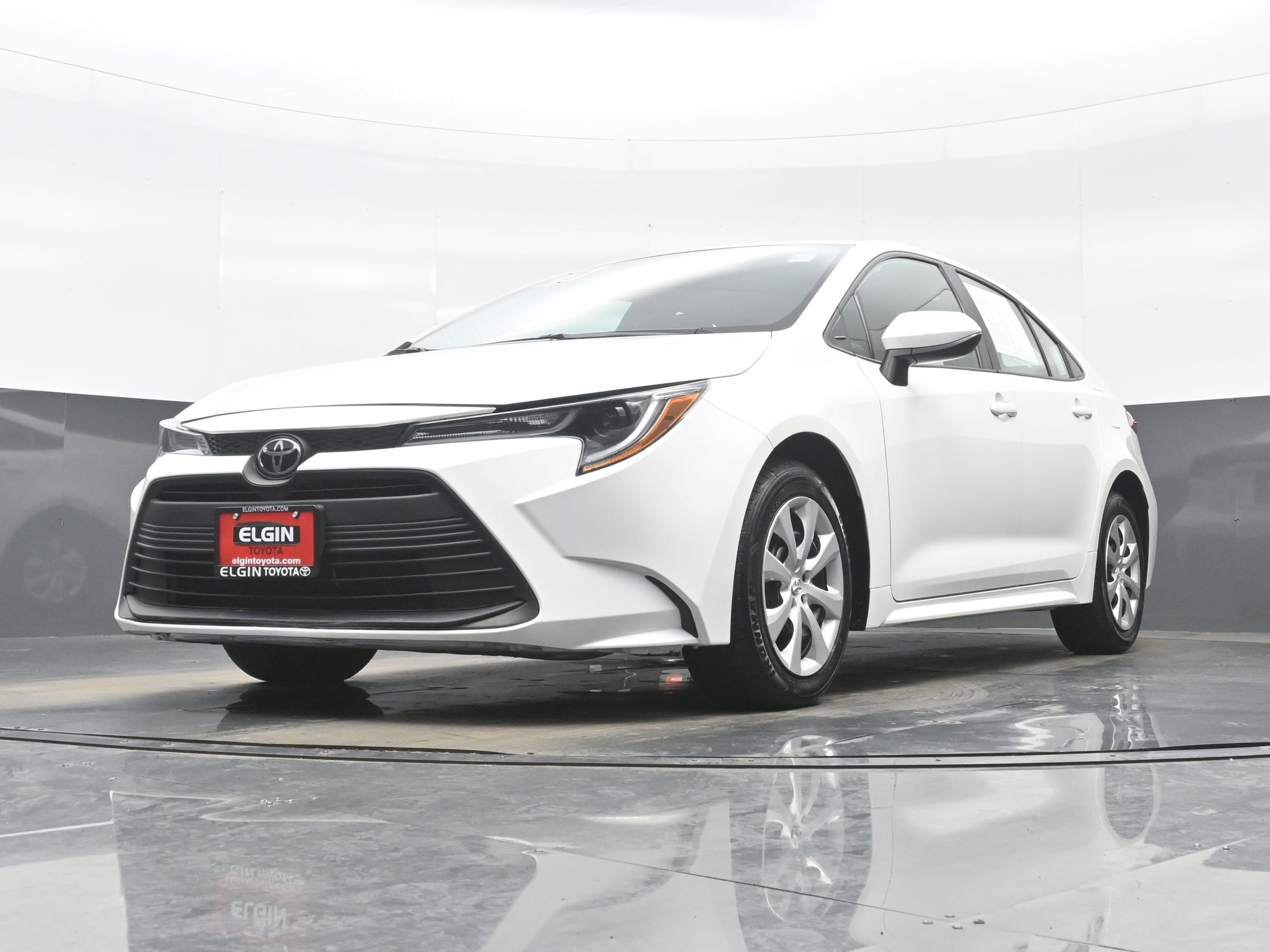 2025 Toyota Corolla LE - Photo 26