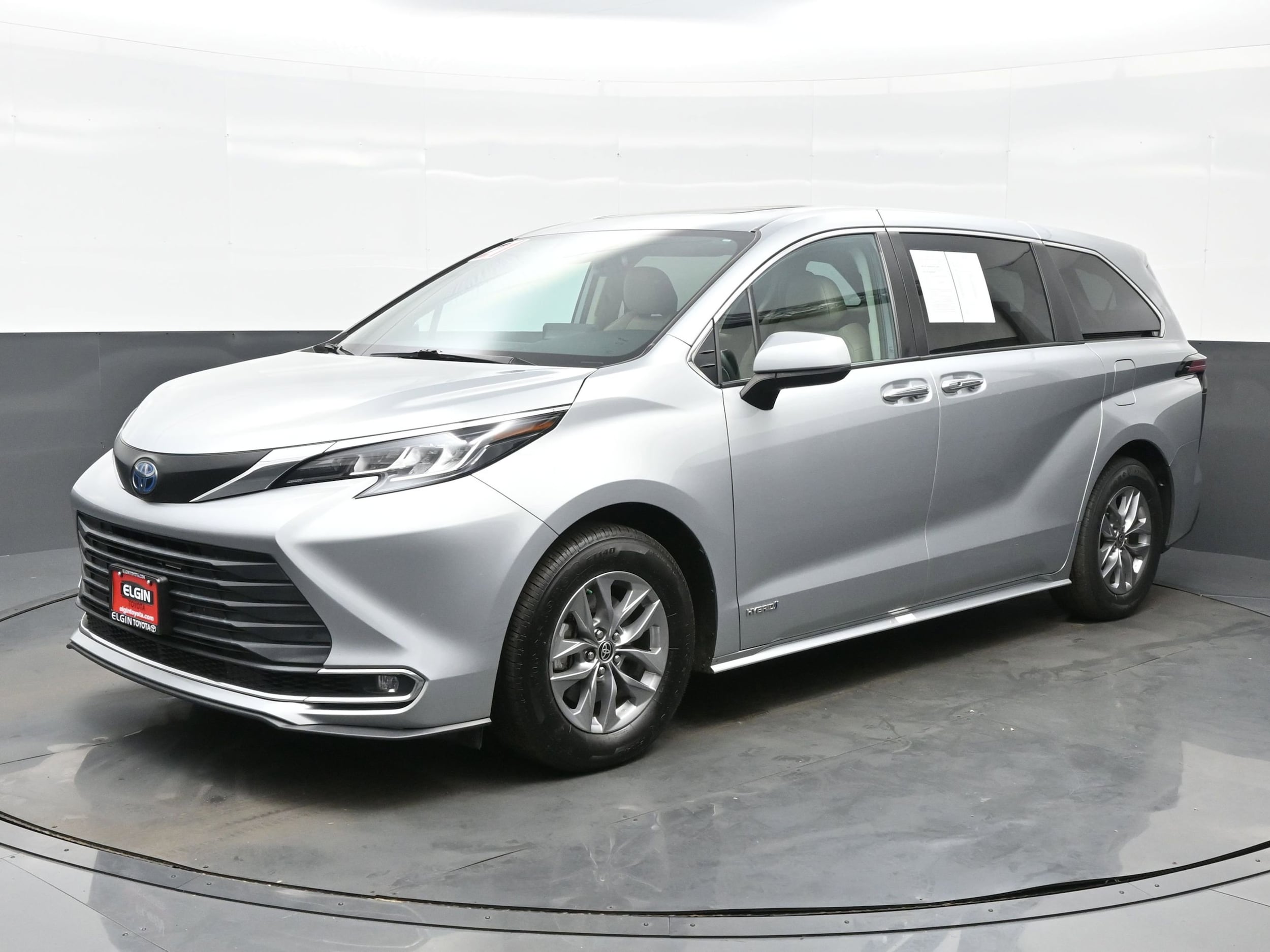 Used 2021 Toyota Sienna XLE with VIN 5TDYSKFC1MS012848 for sale in Streamwood, IL