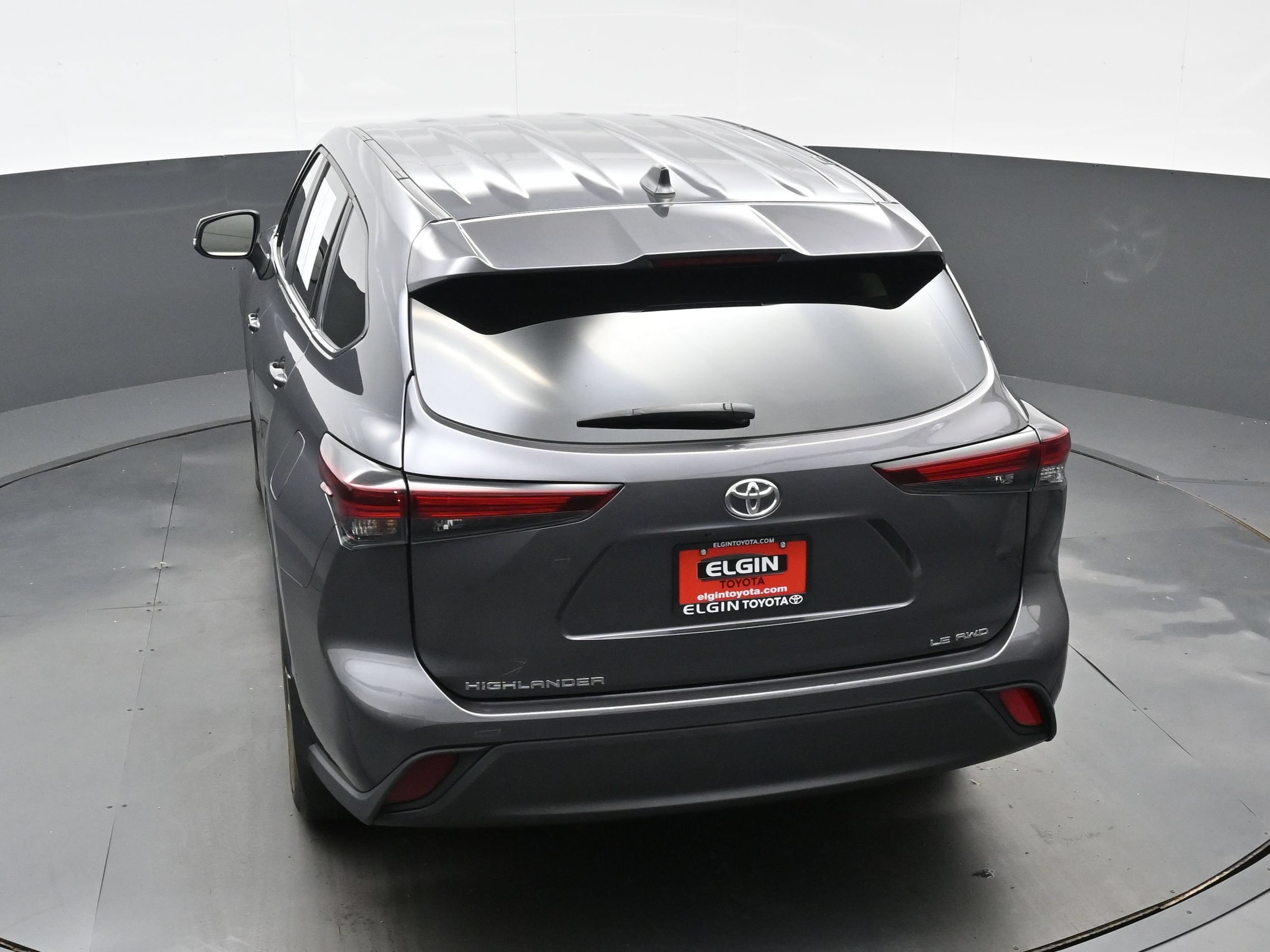 2024 Toyota Highlander LE - Photo 40