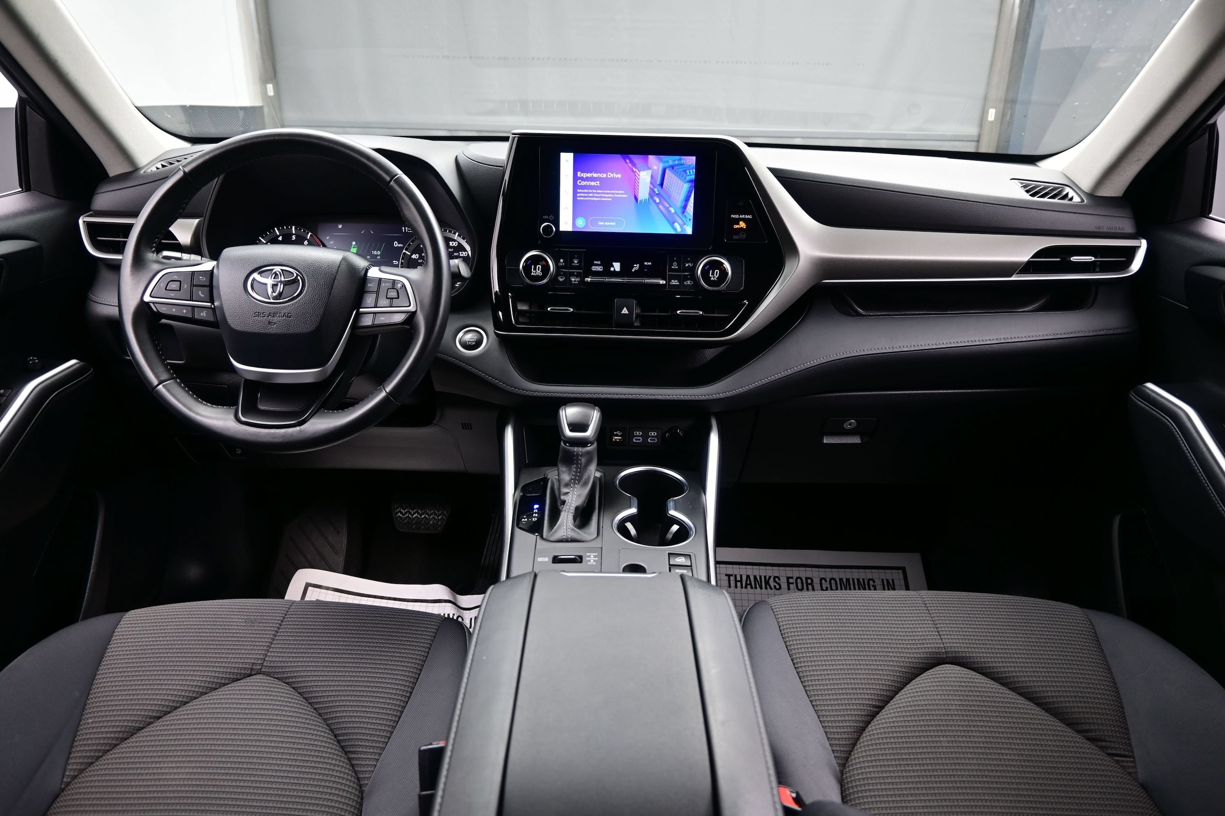 2024 Toyota Highlander LE - Photo 18