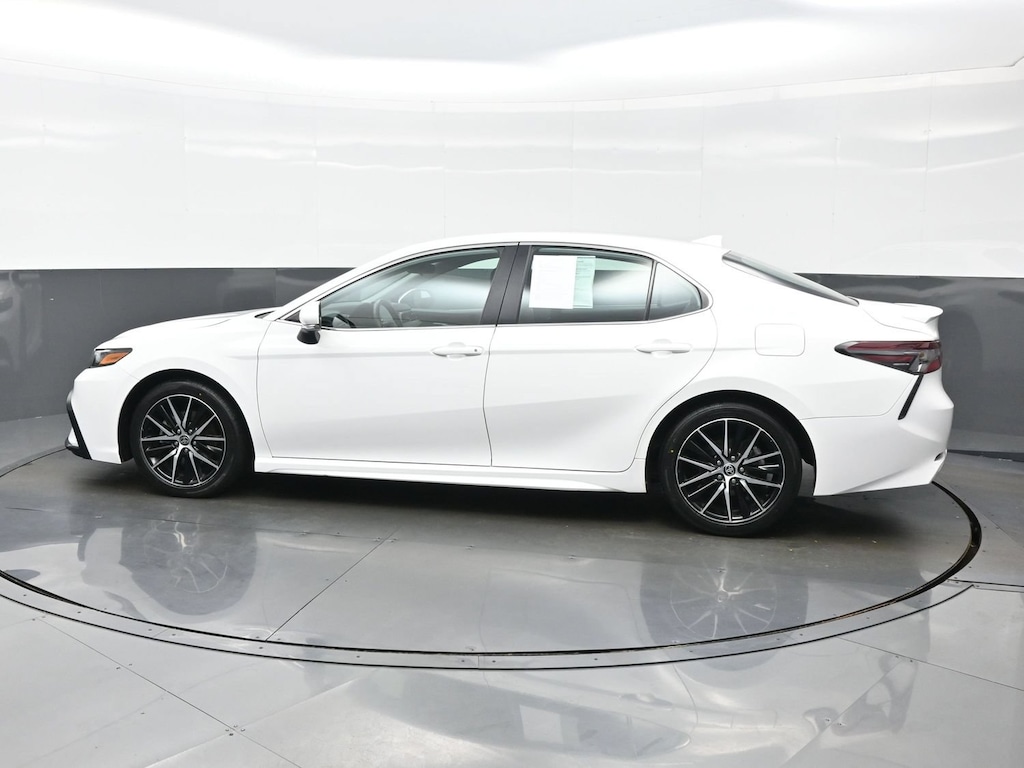 Used 2024 Toyota Camry SE Sedan