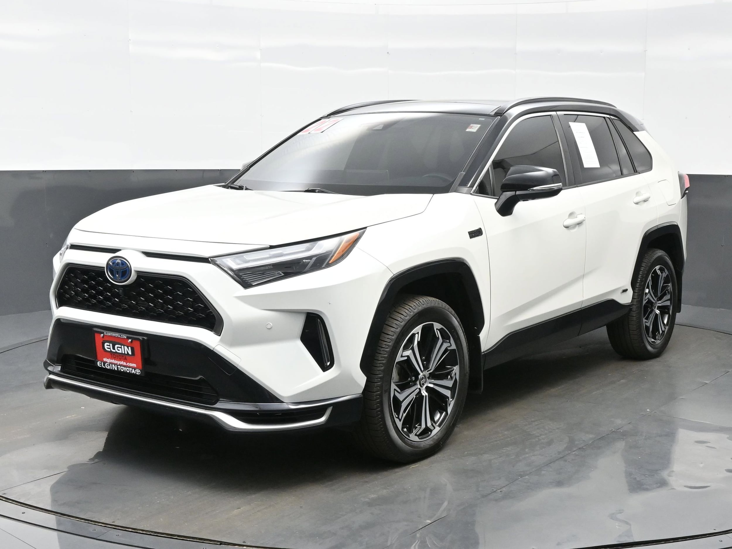 Used 2022 Toyota RAV4 XSE with VIN JTMFB3FV8ND098302 for sale in Streamwood, IL
