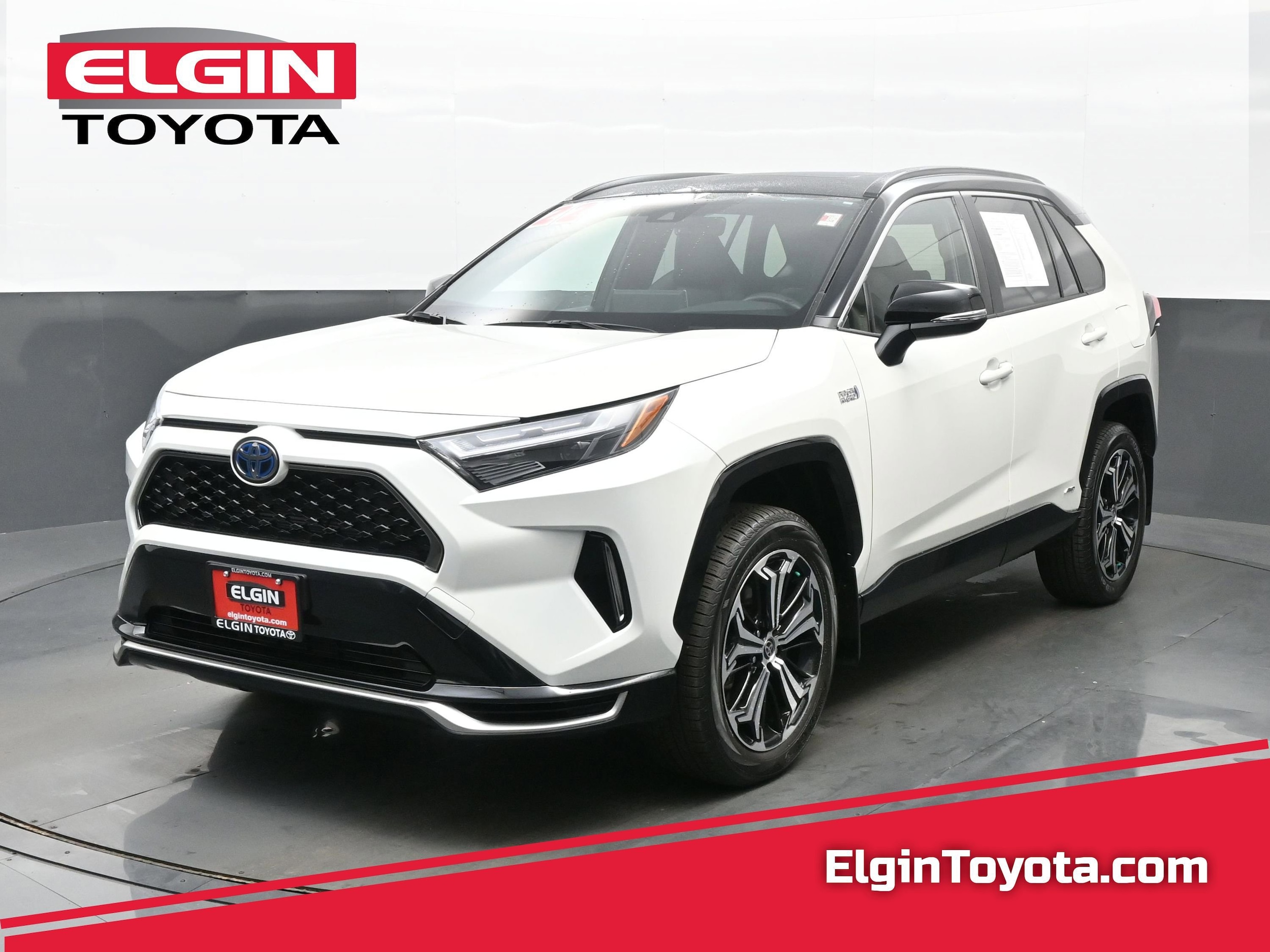 2022 Toyota RAV4 XSE's photo