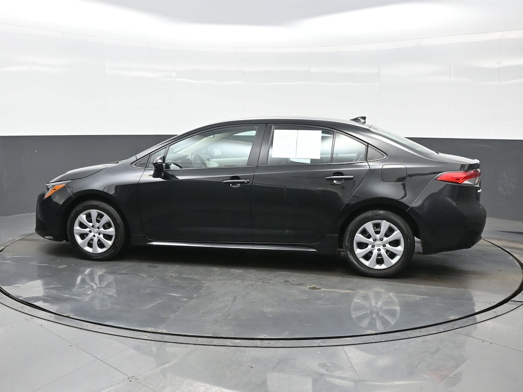 Used 2022 Toyota Corolla LE Sedan