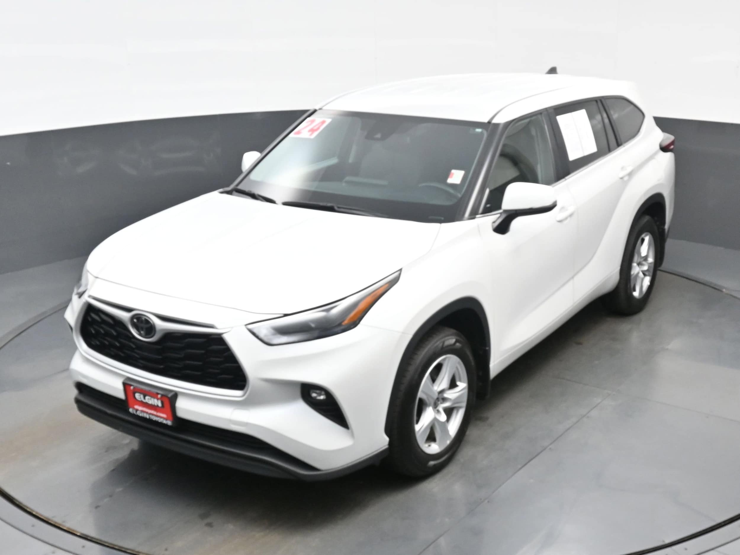 2024 Toyota Highlander LE - Photo 36