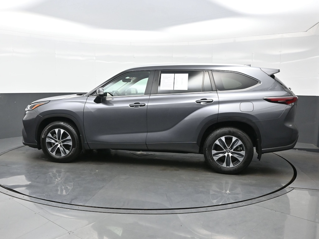 Used 2024 Toyota Highlander XLE SUV