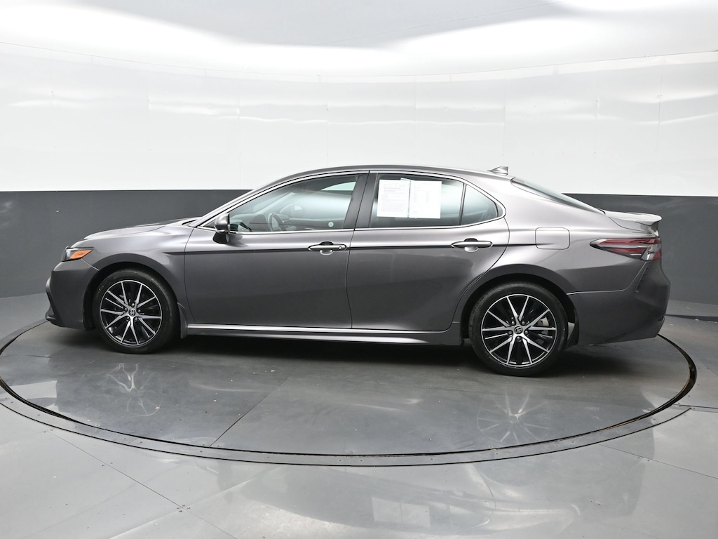 Used 2023 Toyota Camry SE Sedan