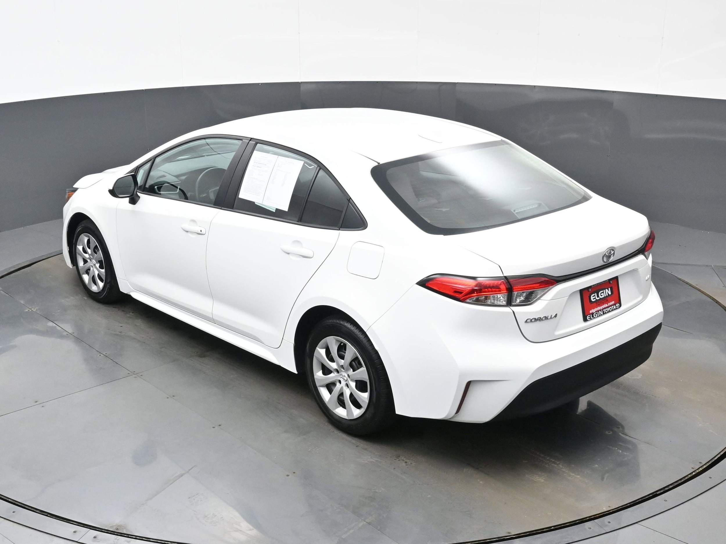 2025 Toyota Corolla LE - Photo 36