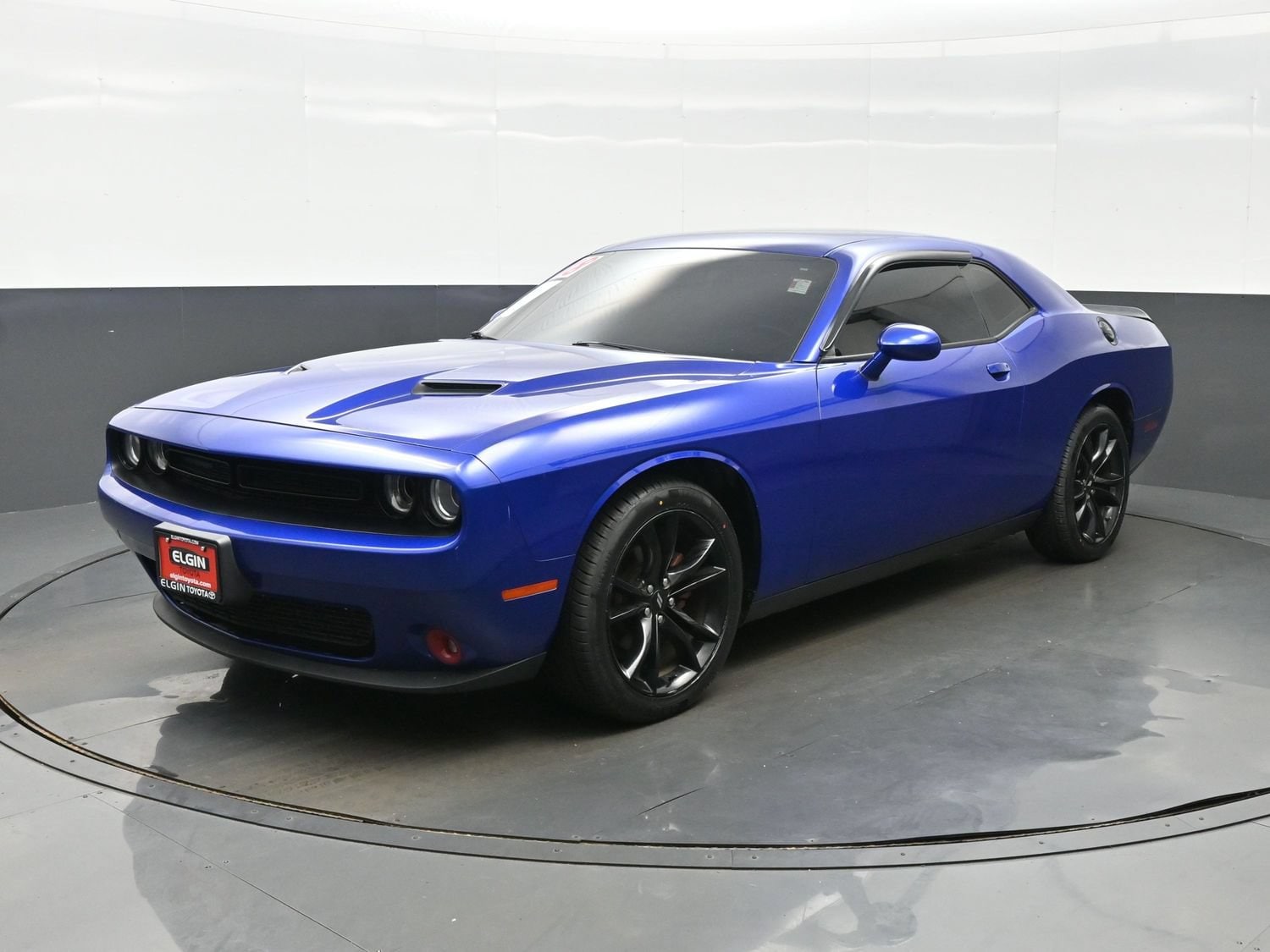 Used 2018 Dodge Challenger SXT with VIN 2C3CDZAG1JH318079 for sale in Streamwood, IL
