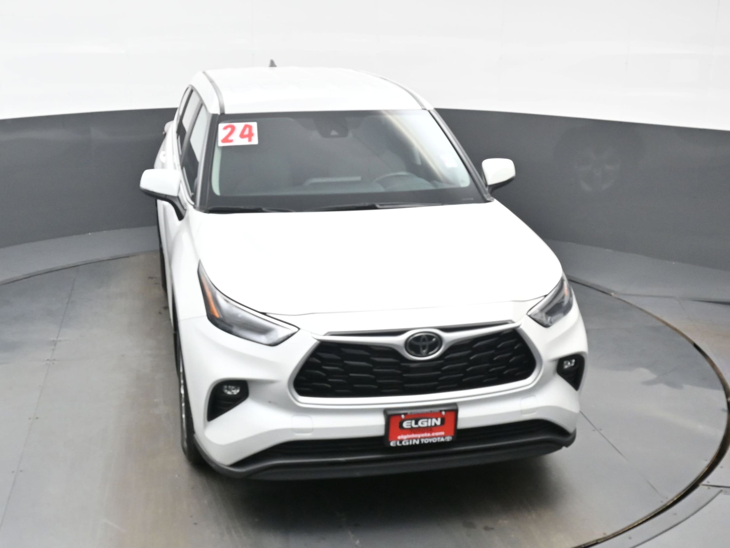 2024 Toyota Highlander LE - Photo 35