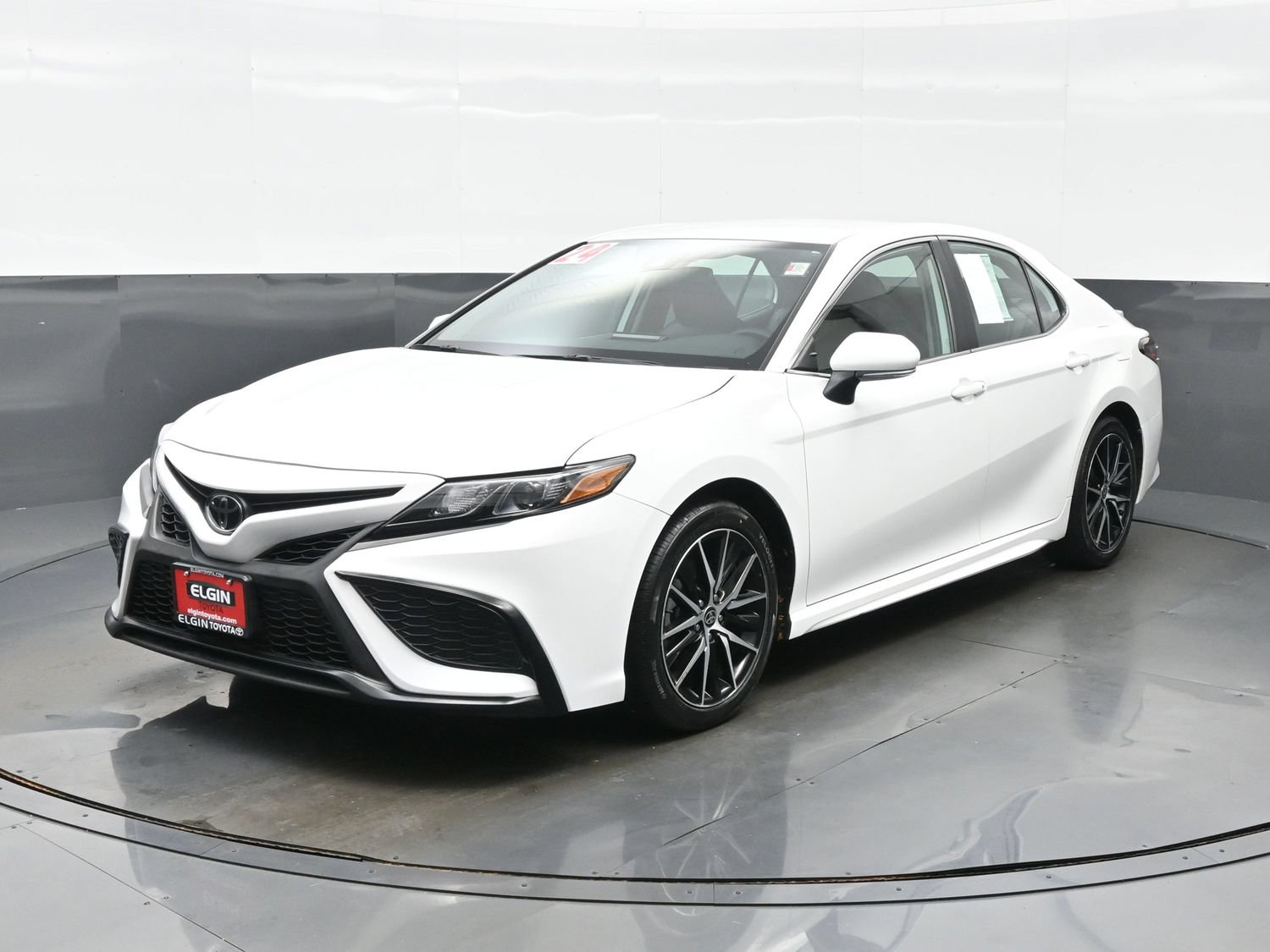 Used 2024 Toyota Camry SE Sedan