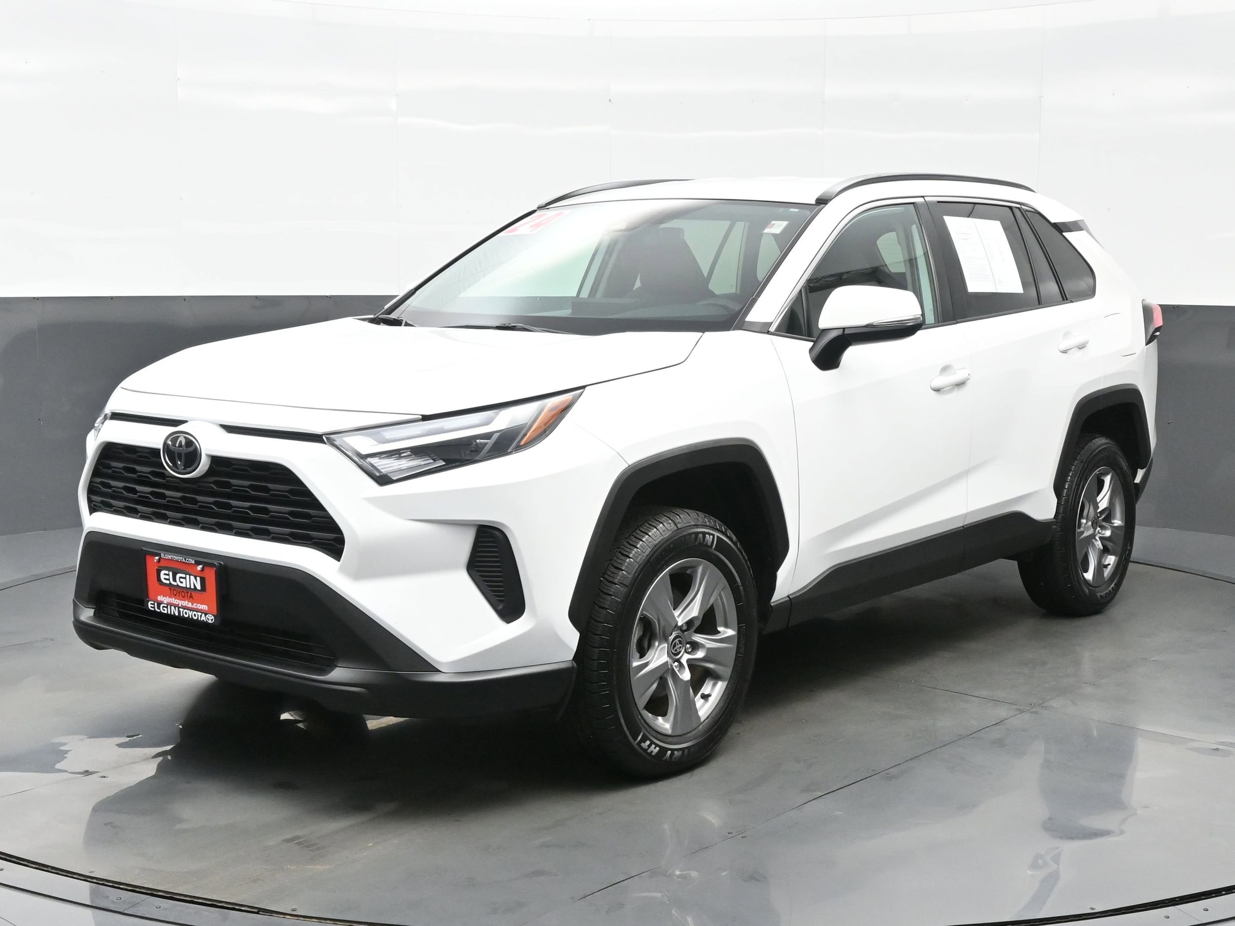 Used 2024 Toyota RAV4 XLE with VIN 2T3P1RFVXRW423499 for sale in Streamwood, IL