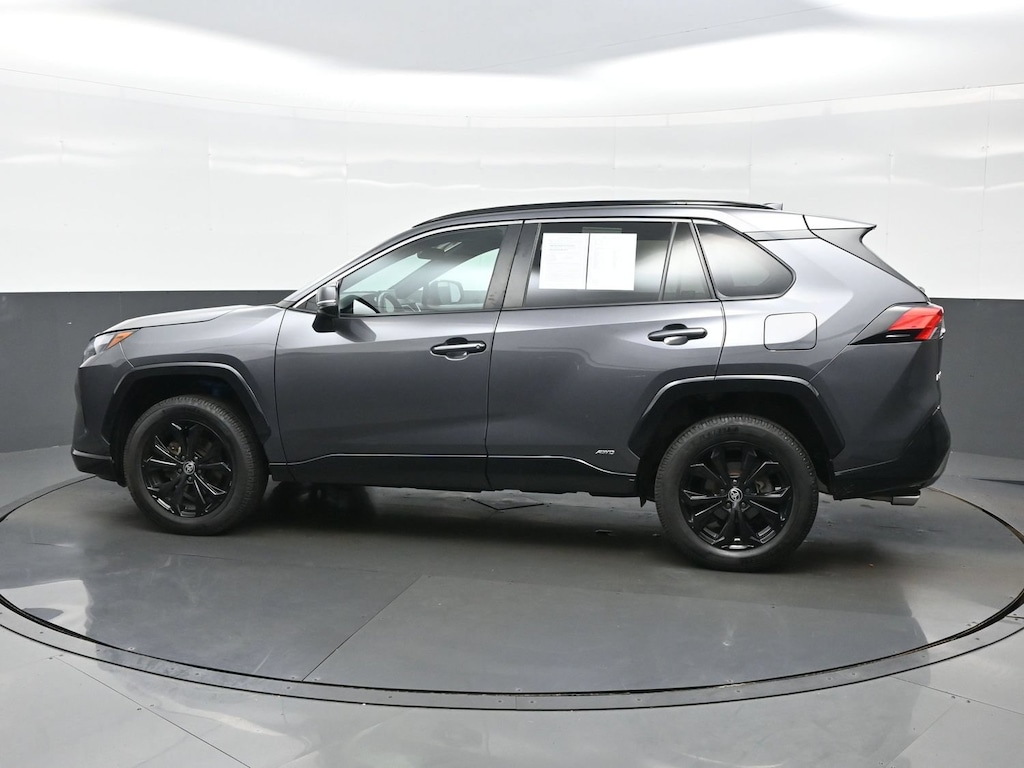 Used 2022 Toyota RAV4 Hybrid SE SUV
