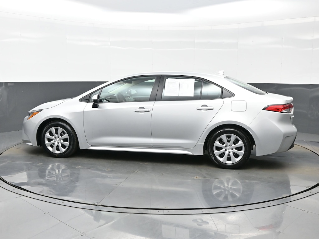 Used 2025 Toyota Corolla LE Sedan