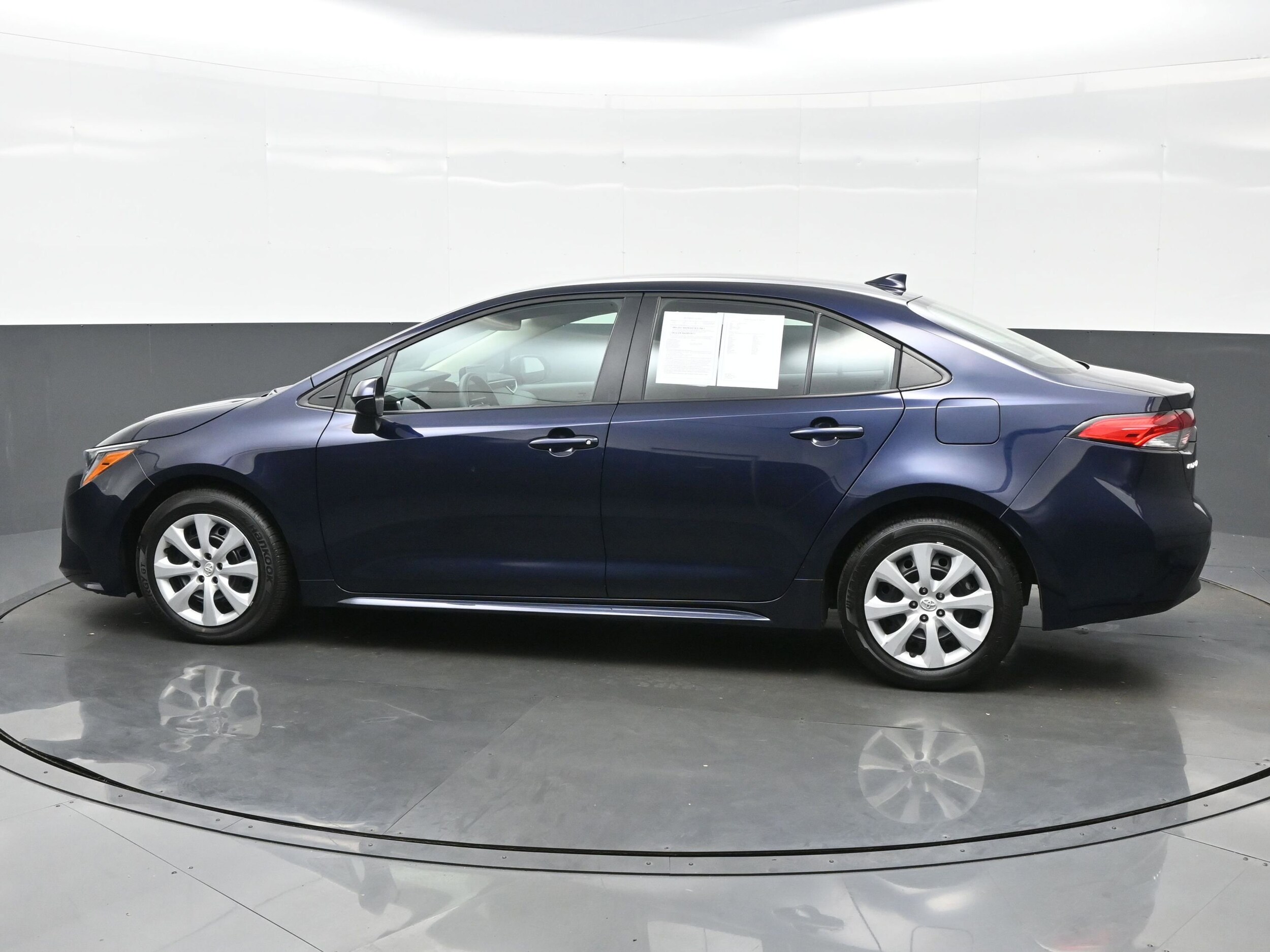 2024 Toyota Corolla LE photo 3