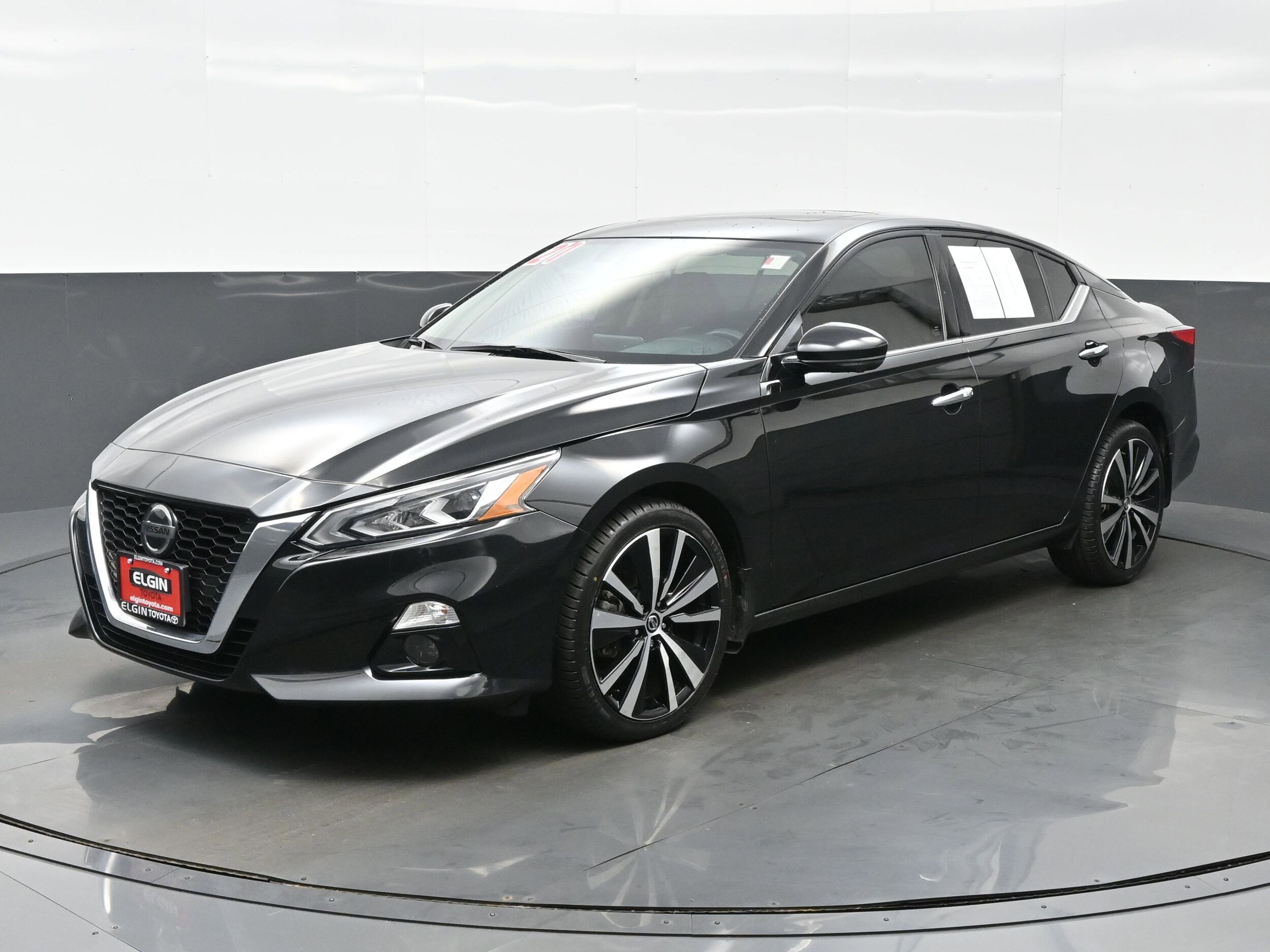 2021 Nissan Altima 2.5 Platinum photo 2