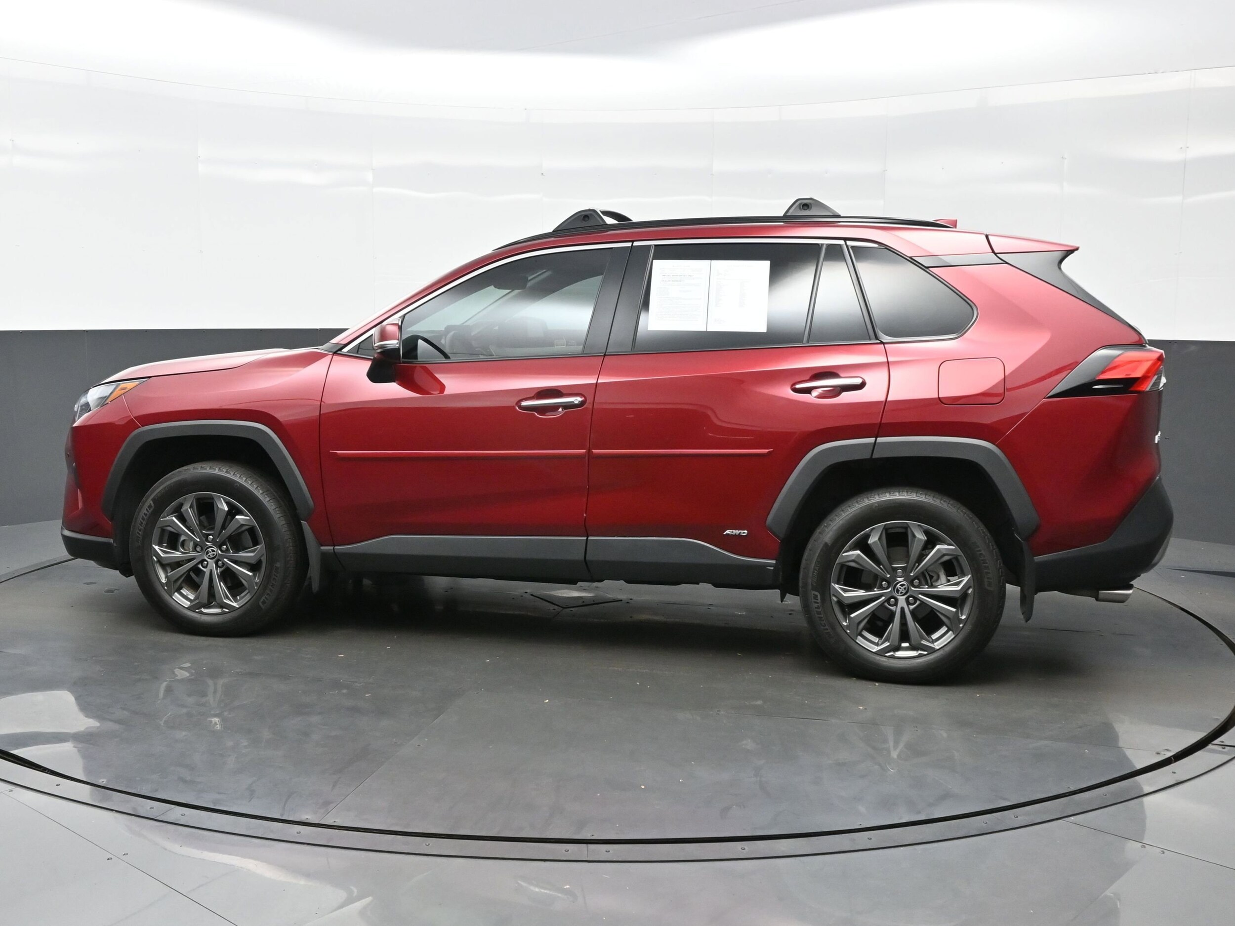 2024 Toyota RAV4 Hybrid Limited photo 3