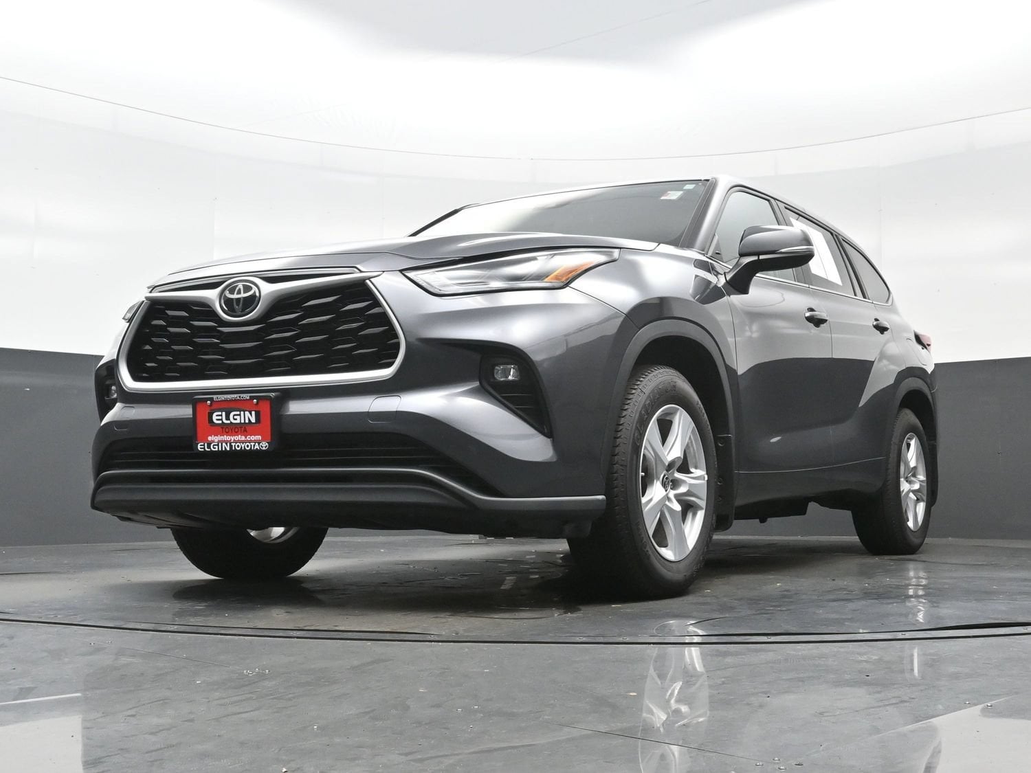 2024 Toyota Highlander LE - Photo 29