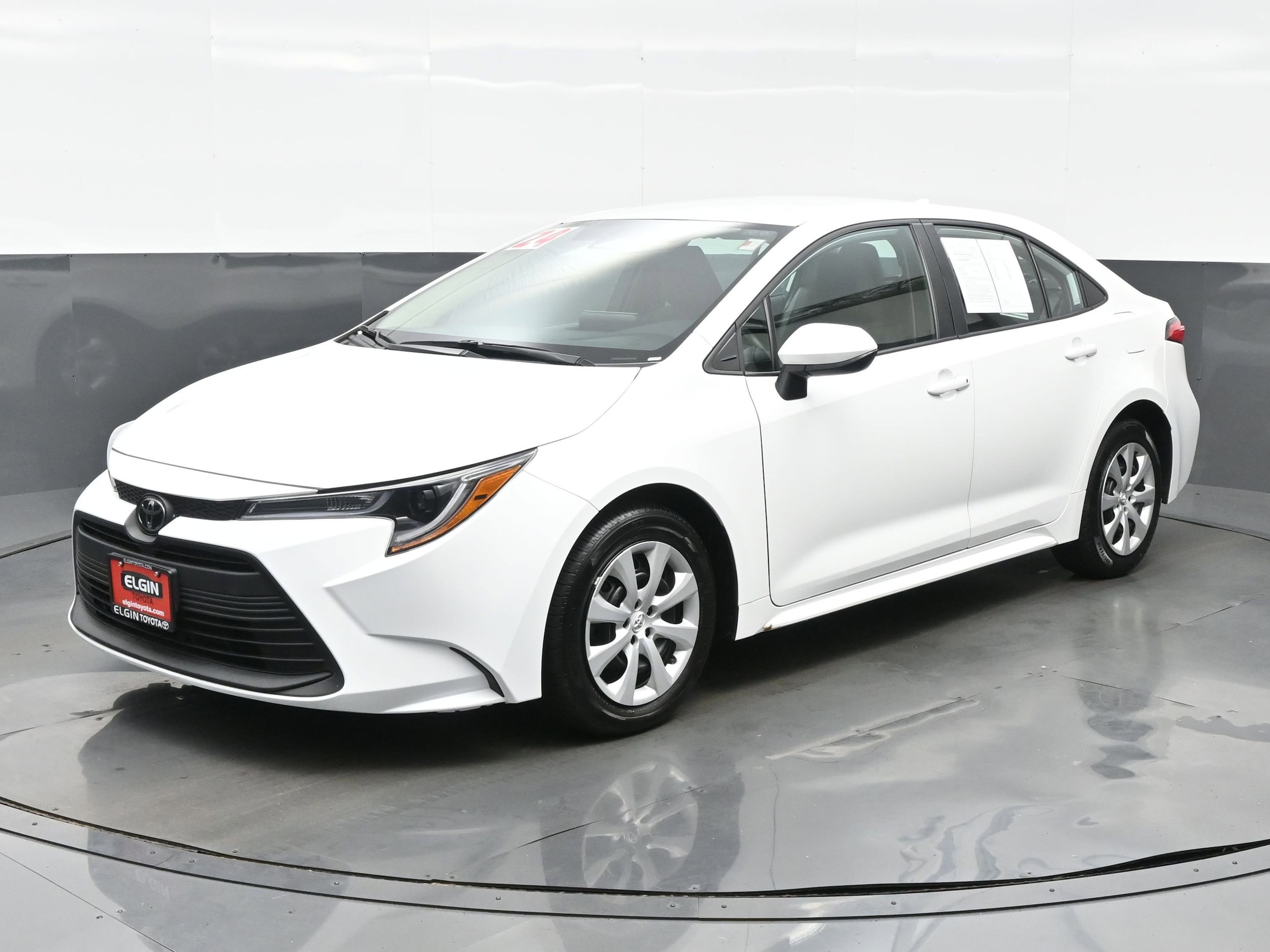 Used 2024 Toyota Corolla LE with VIN 5YFB4MDE7RP145503 for sale in Streamwood, IL