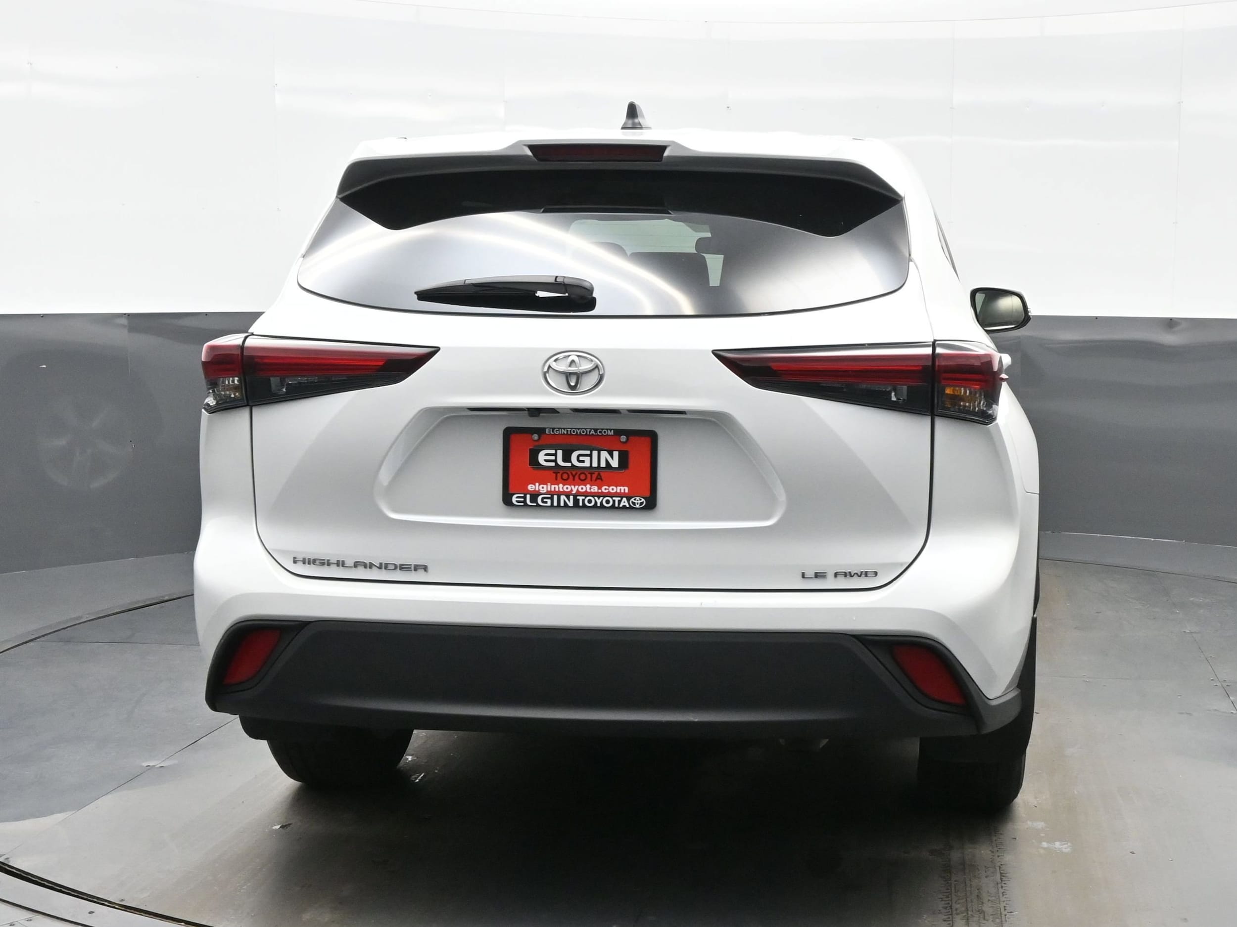 2024 Toyota Highlander LE - Photo 5