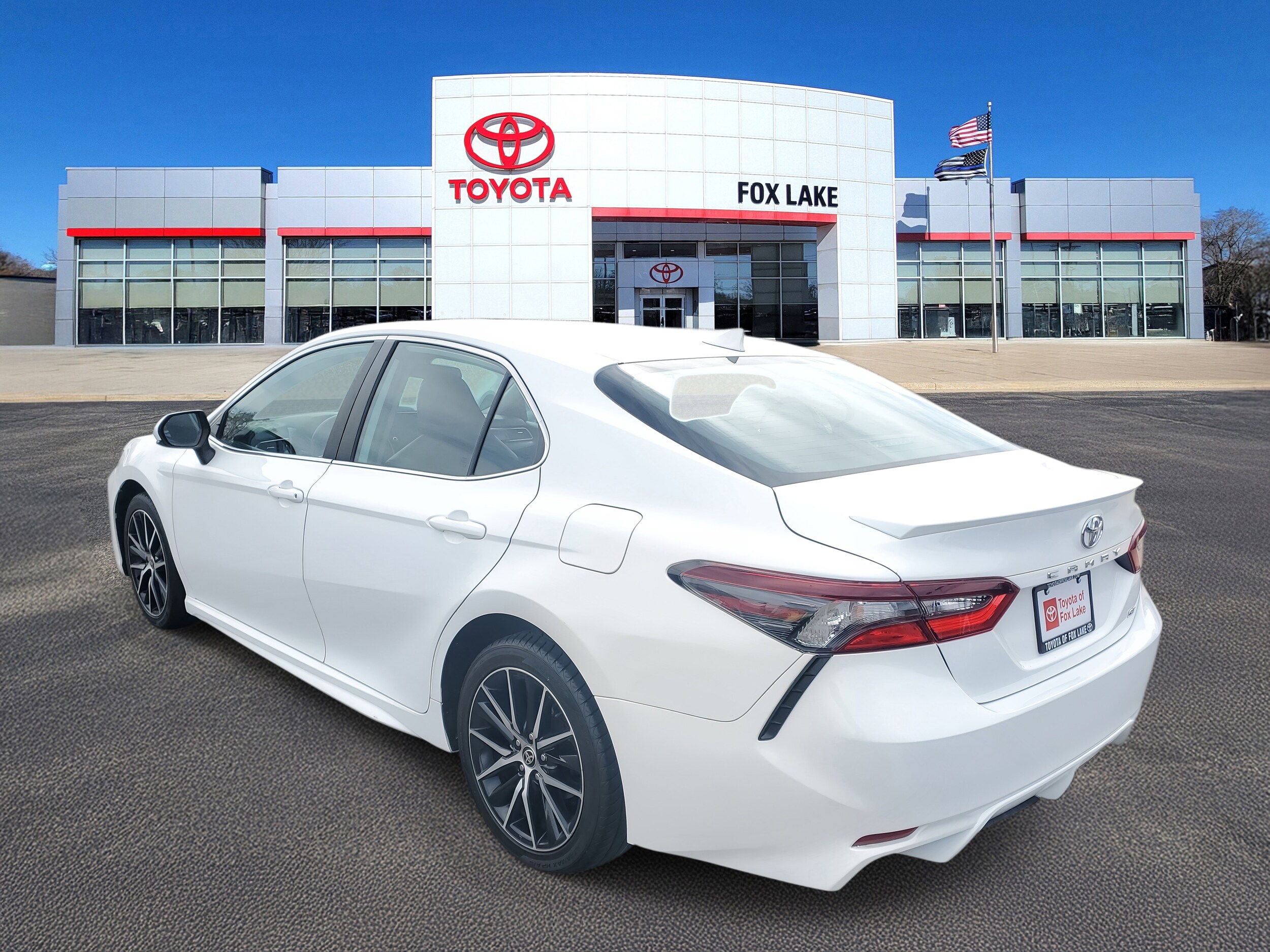 2021 Toyota Camry SE photo 3