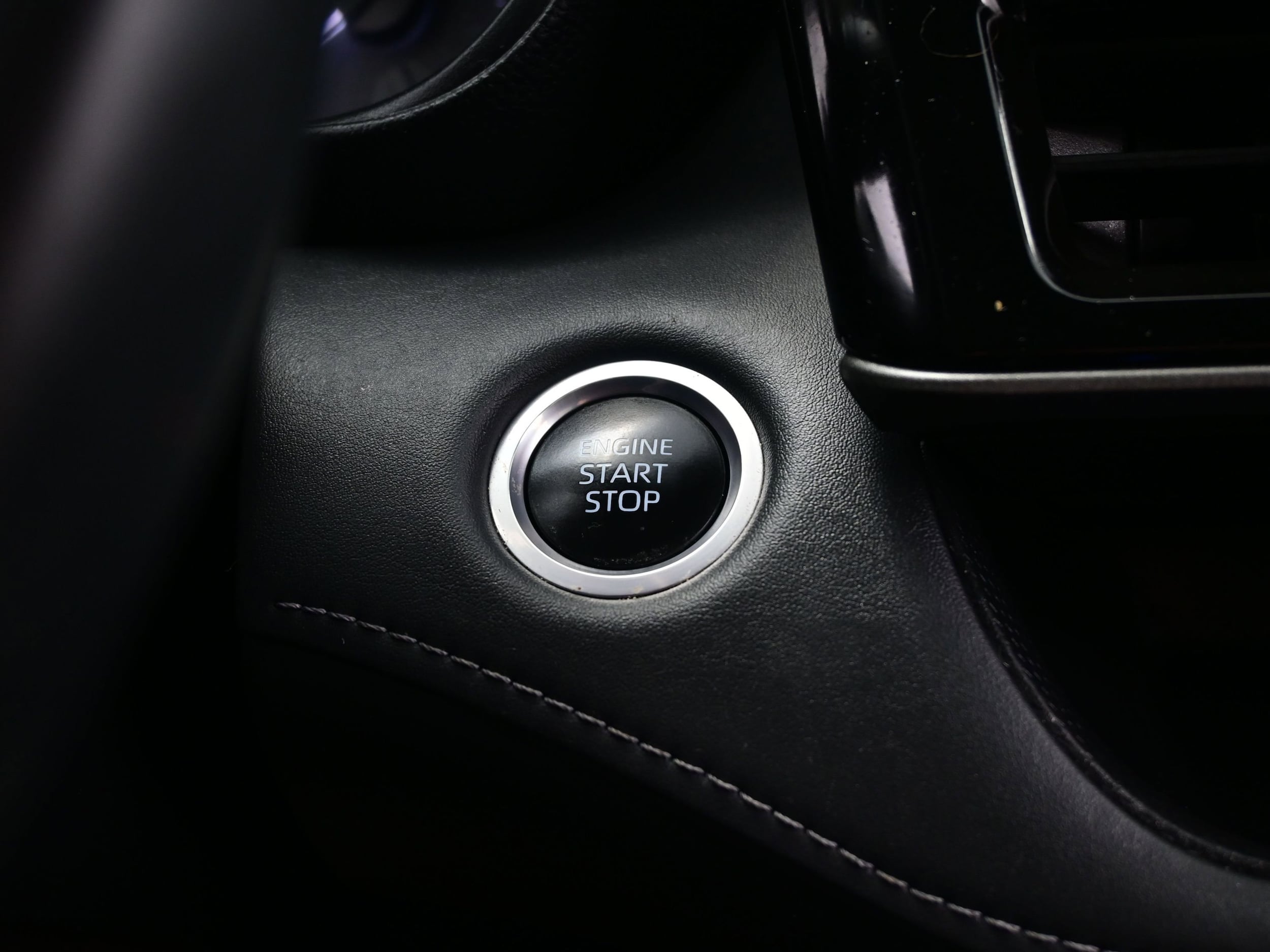 2024 Toyota Highlander LE - Photo 22
