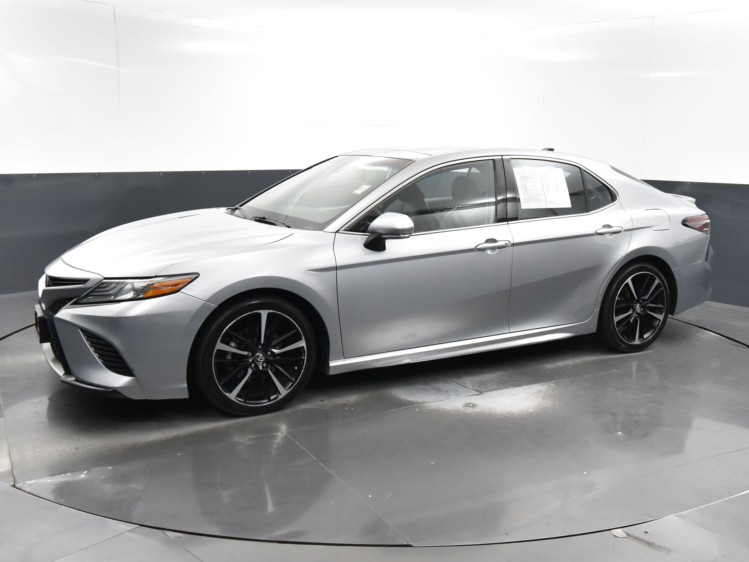 Used 2019 Toyota Camry XSE with VIN 4T1B61HK8KU767377 for sale in Streamwood, IL