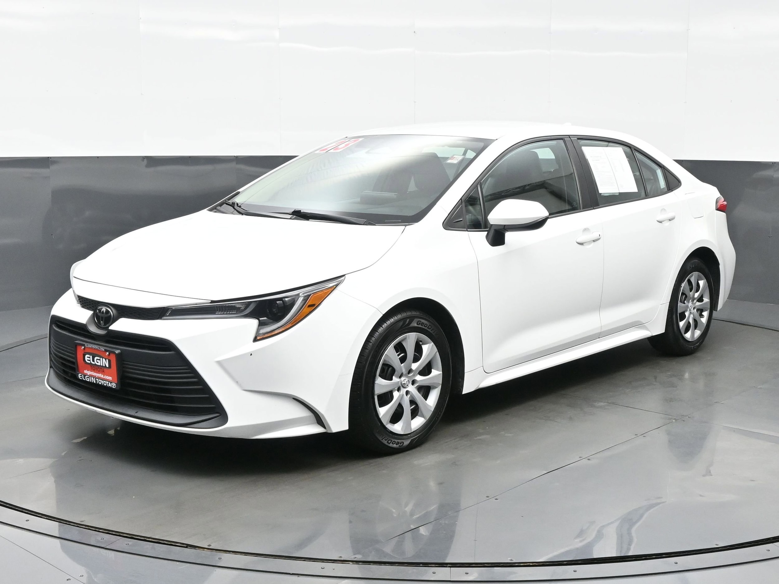 Used 2023 Toyota Corolla LE with VIN 5YFB4MDE4PP008807 for sale in Streamwood, IL
