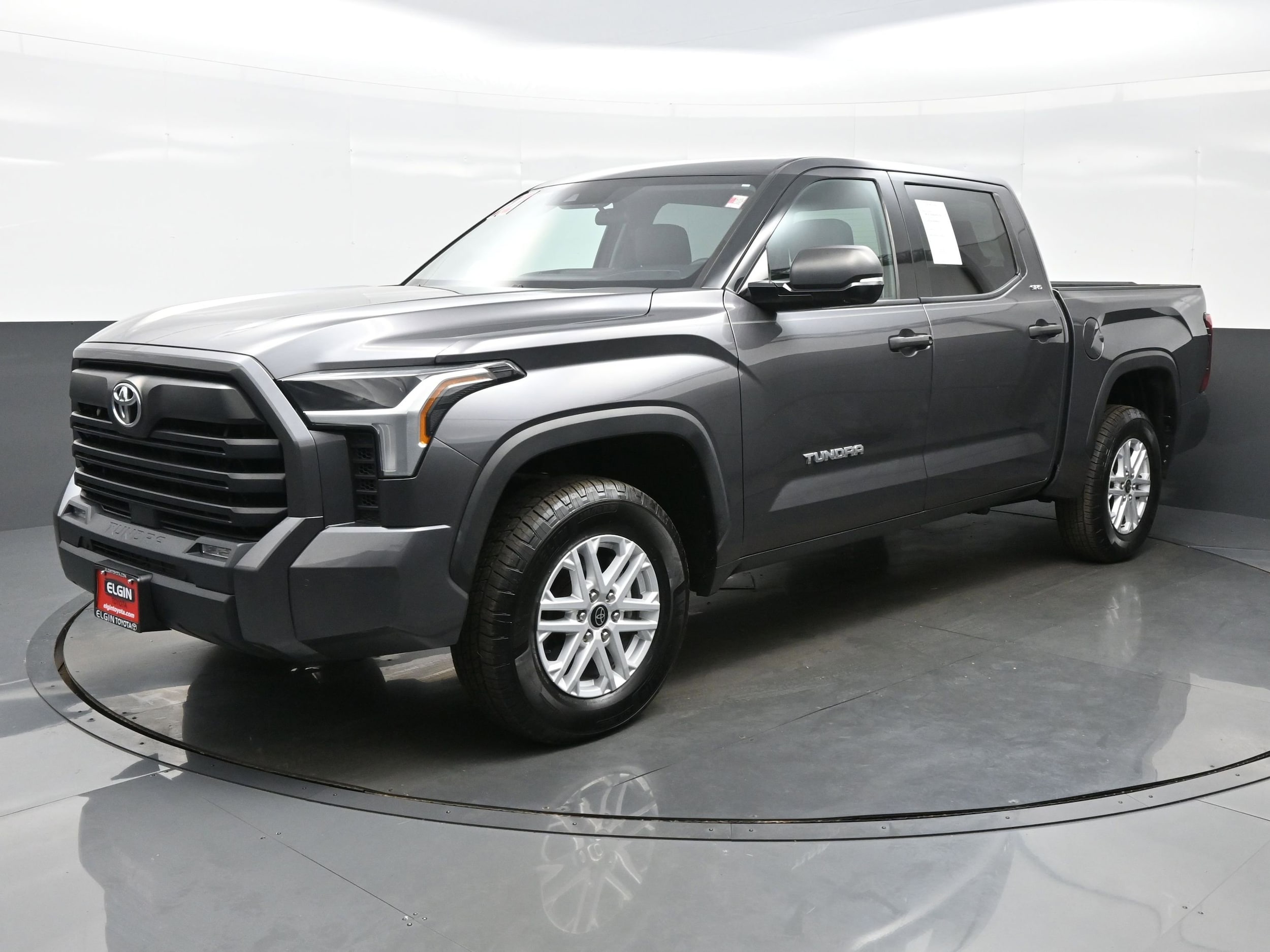 Used 2022 Toyota Tundra SR5 with VIN 5TFLA5DB7NX012213 for sale in Streamwood, IL