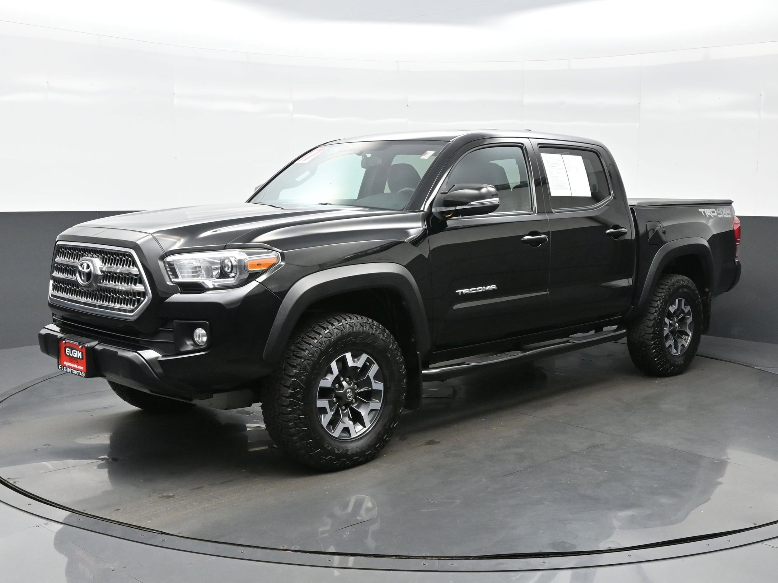 Used 2017 Toyota Tacoma TRD Off Road with VIN 3TMCZ5AN4HM096301 for sale in Streamwood, IL