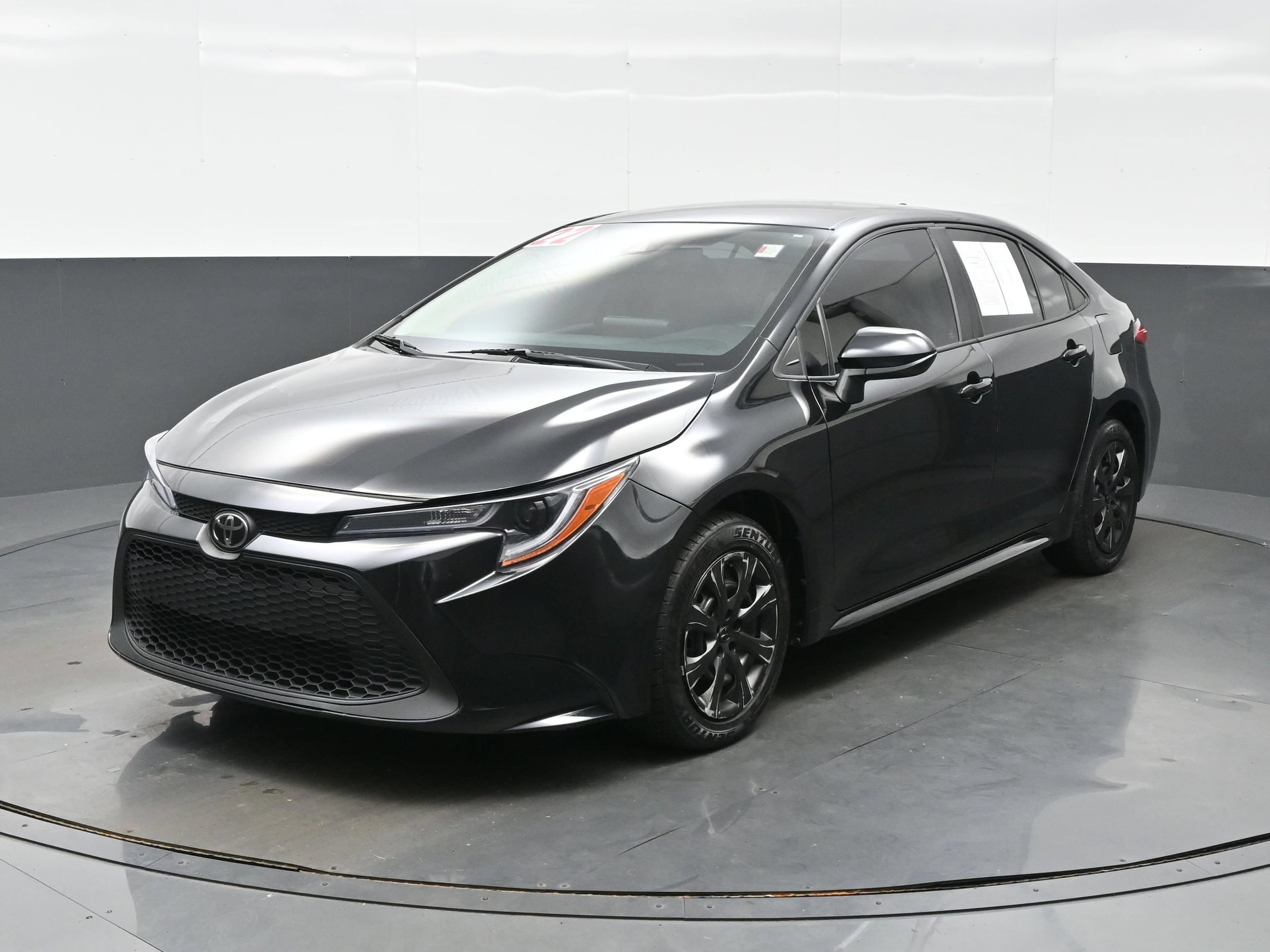 Used 2022 Toyota Corolla LE with VIN 5YFEPMAE2NP334613 for sale in Streamwood, IL