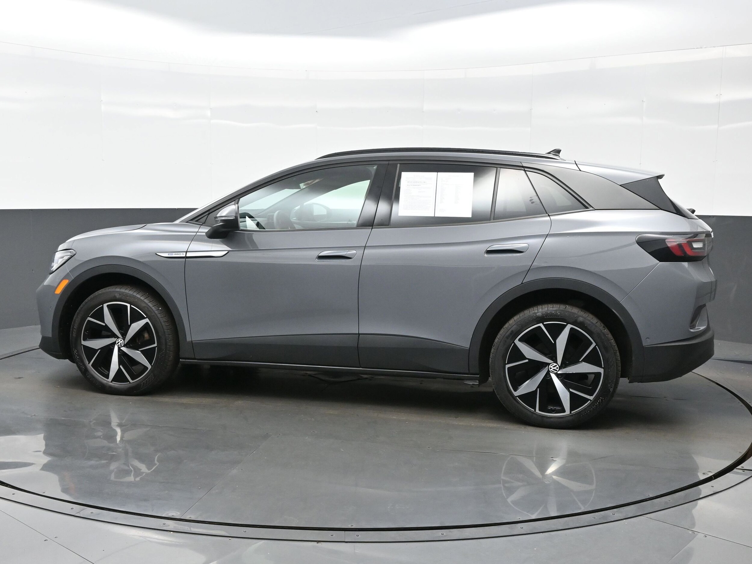 2023 Volkswagen ID.4 Pro S photo 3