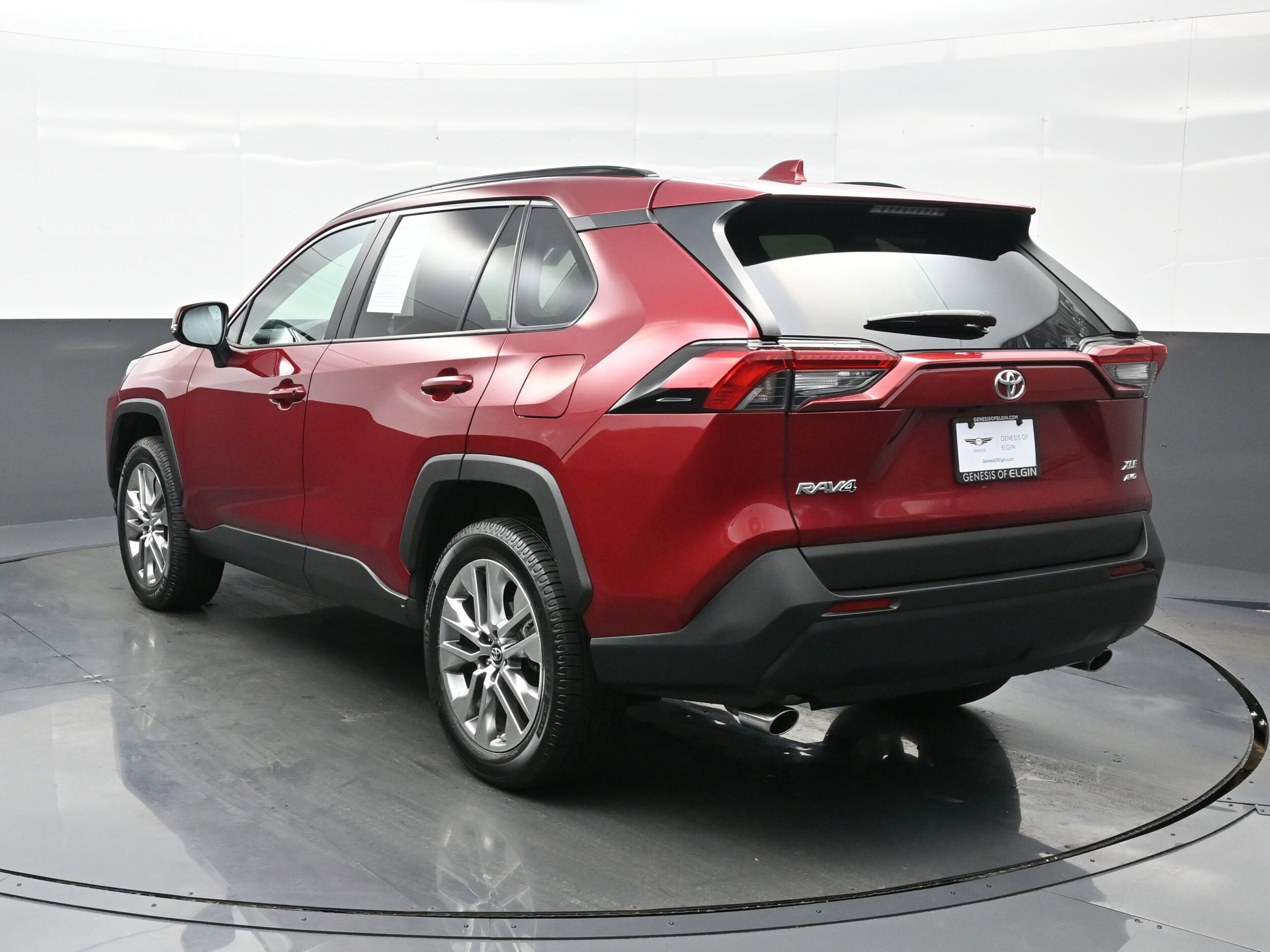 2019 Toyota RAV4 XLE Premium photo 3