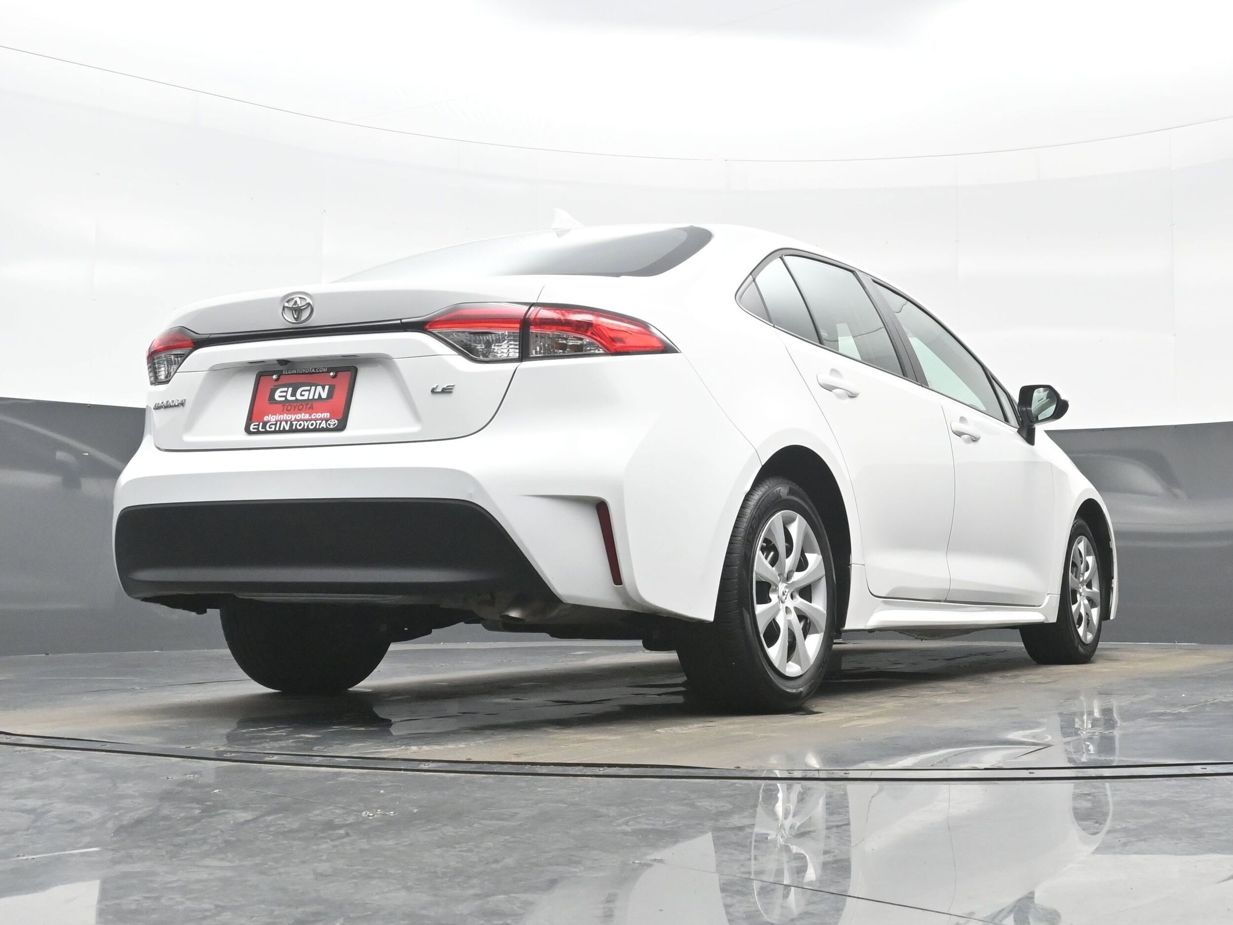 2025 Toyota Corolla LE - Photo 29