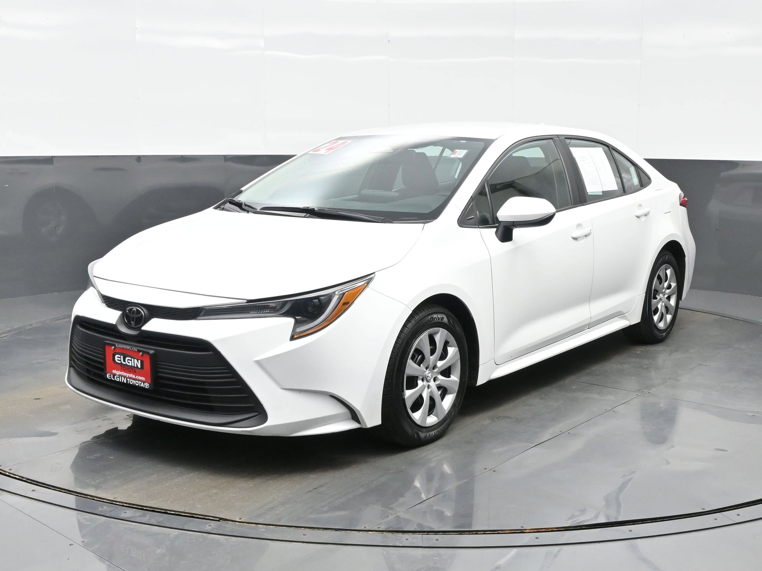 Used 2024 Toyota Corolla LE with VIN 5YFB4MDE4RP174912 for sale in Streamwood, IL
