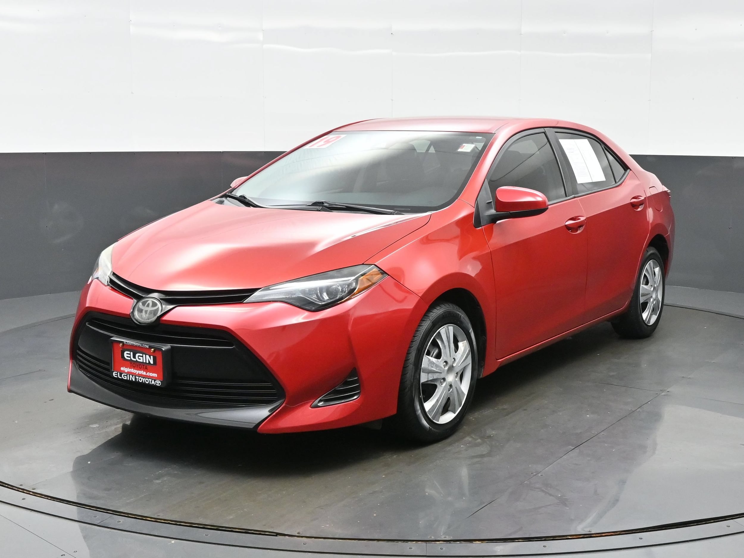 Used 2019 Toyota Corolla LE with VIN 5YFBURHEXKP886130 for sale in Streamwood, IL