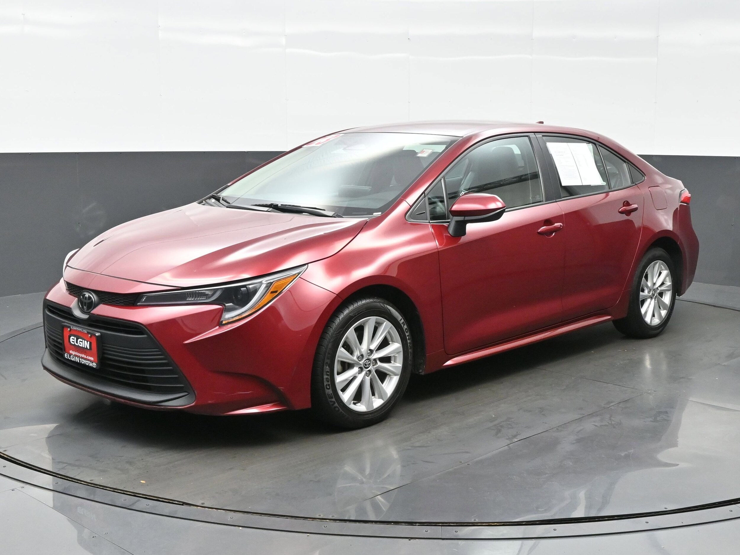 2023 Toyota Corolla LE photo 2