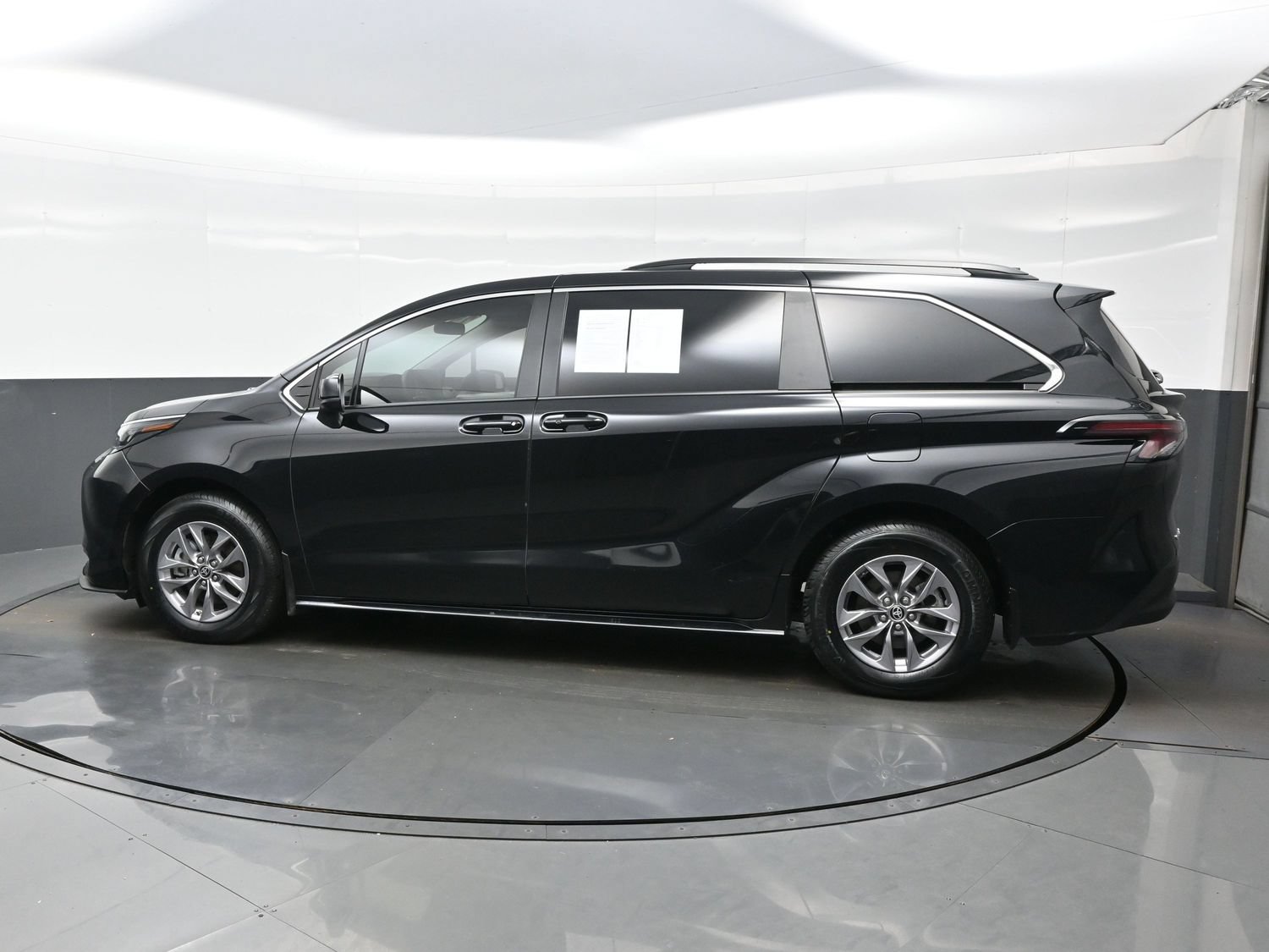 Used 2025 Toyota Sienna LE Van Passenger Van